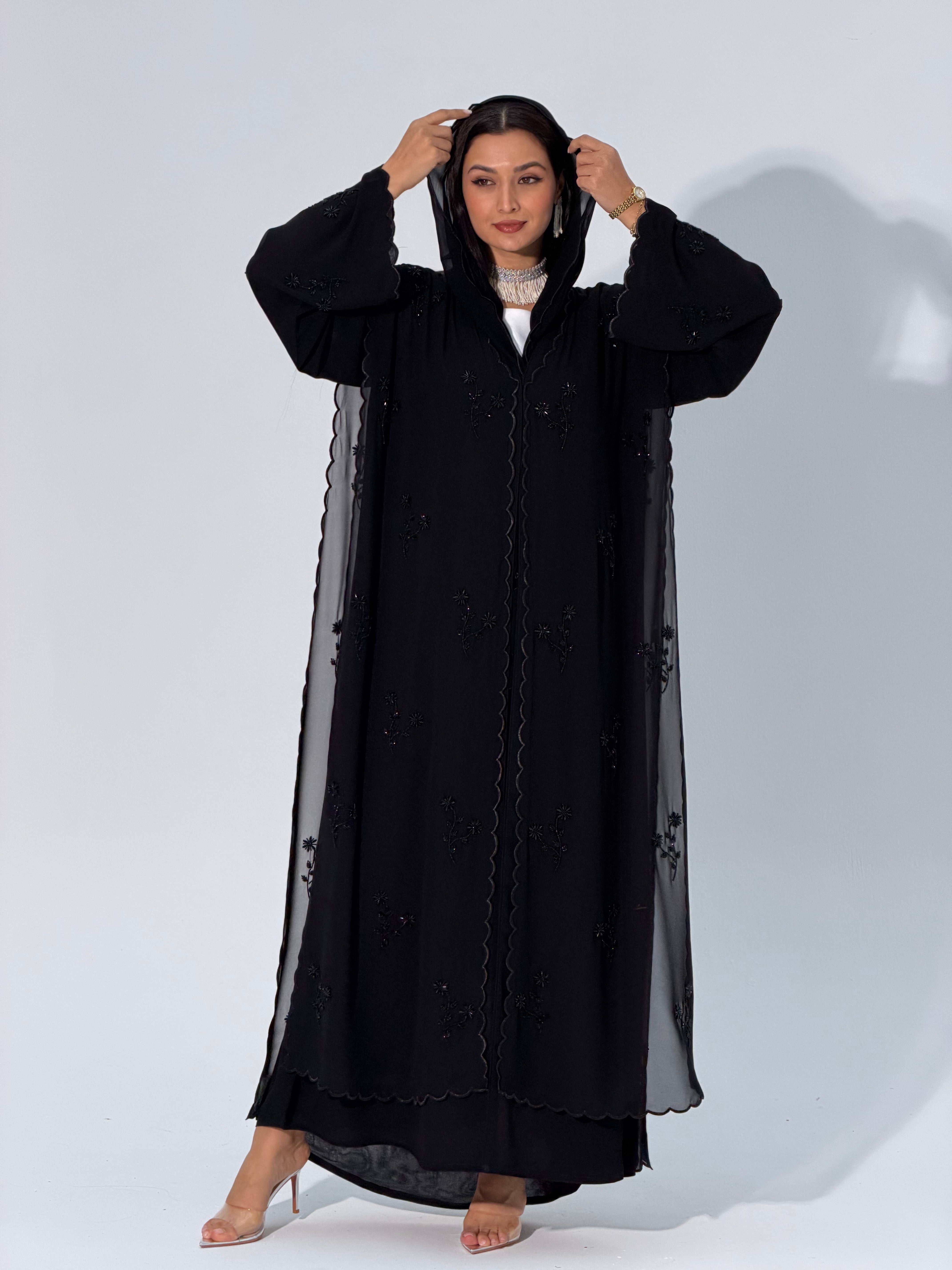 Soozi ( Abaya with sheila )
