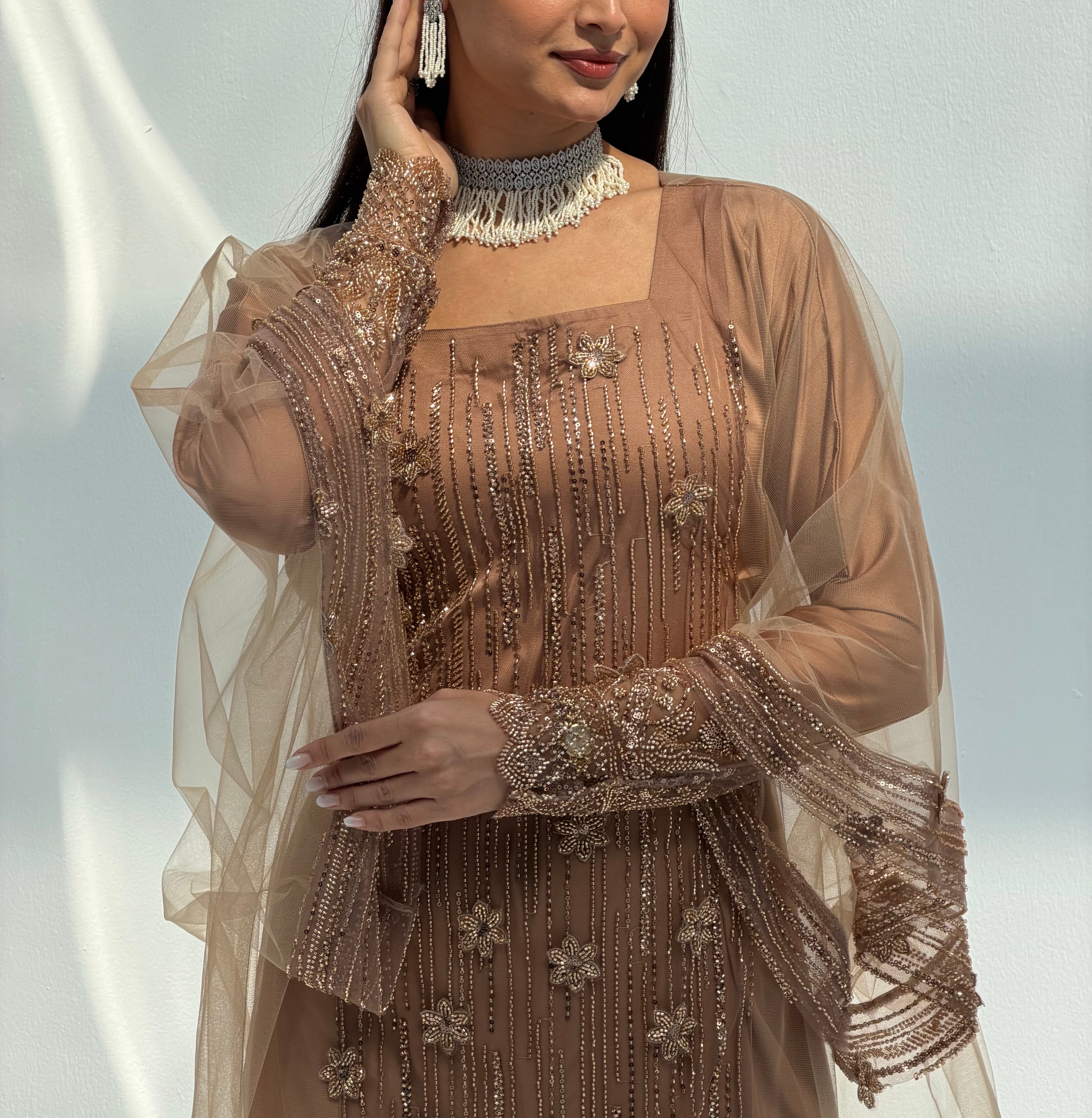 Latifa ( Thob Emarati )