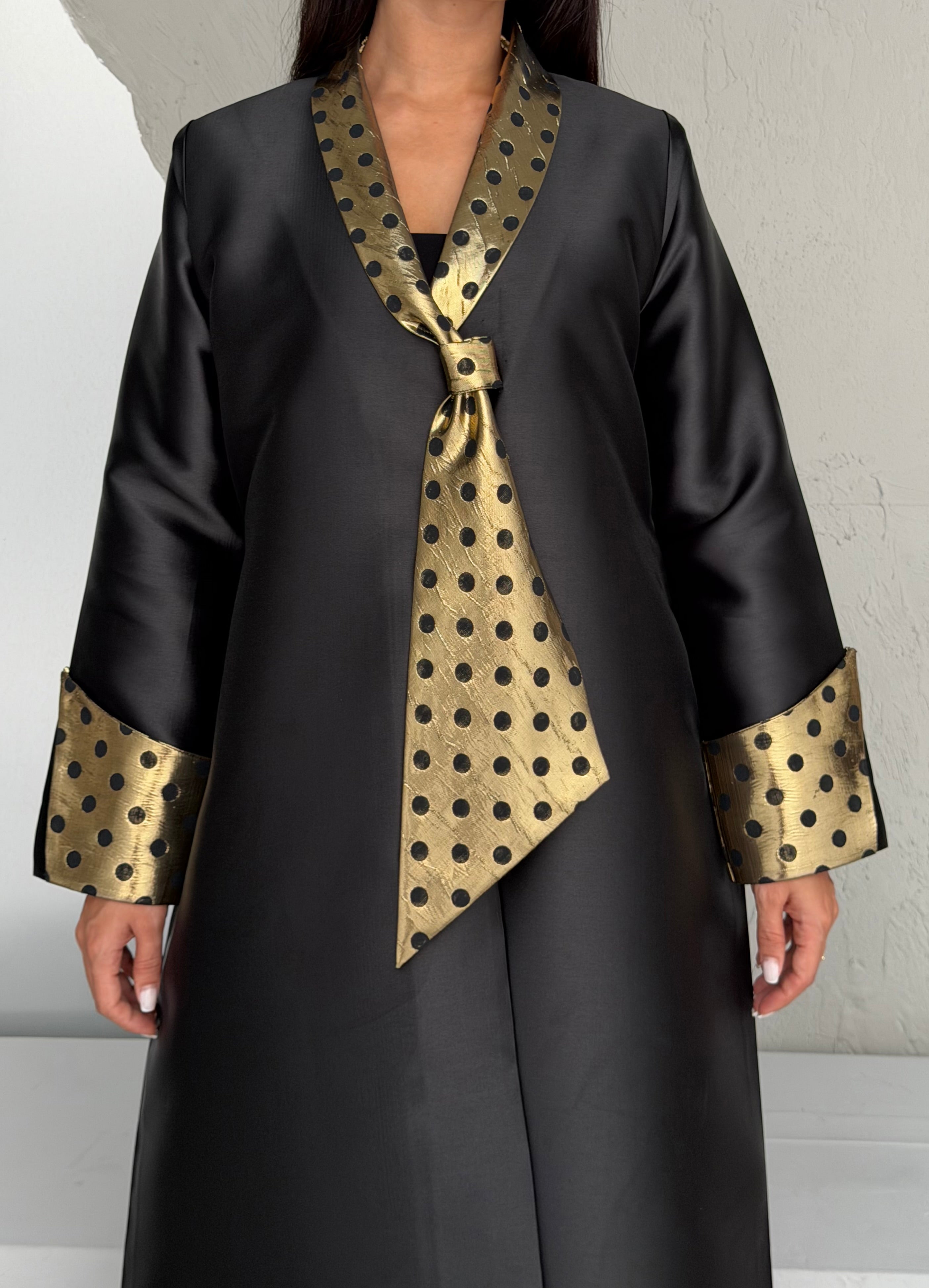 Dot de Luxe ( Abaya with Sheila )