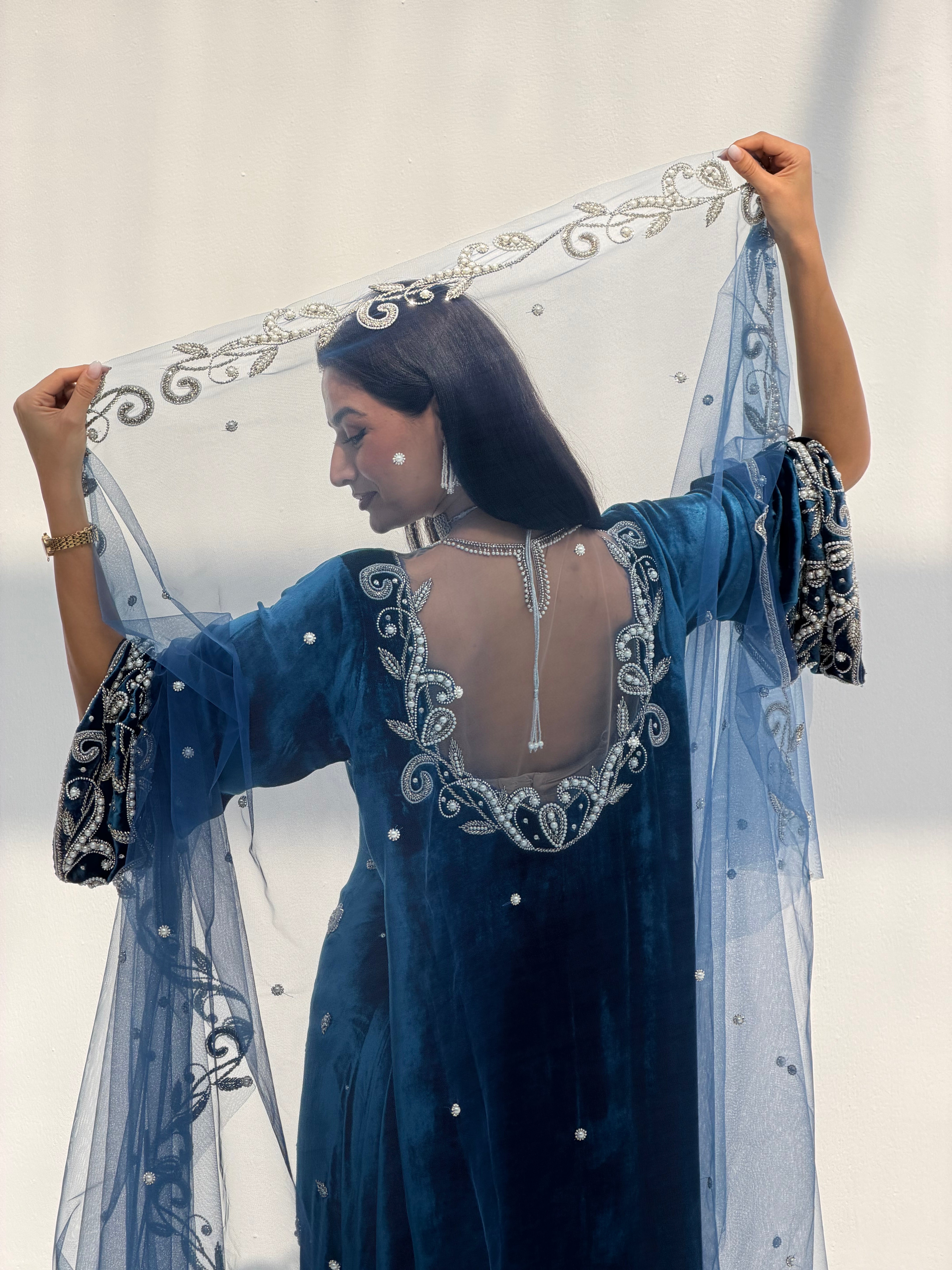 Mozan ( Velvet Dress With Tule Sheila )