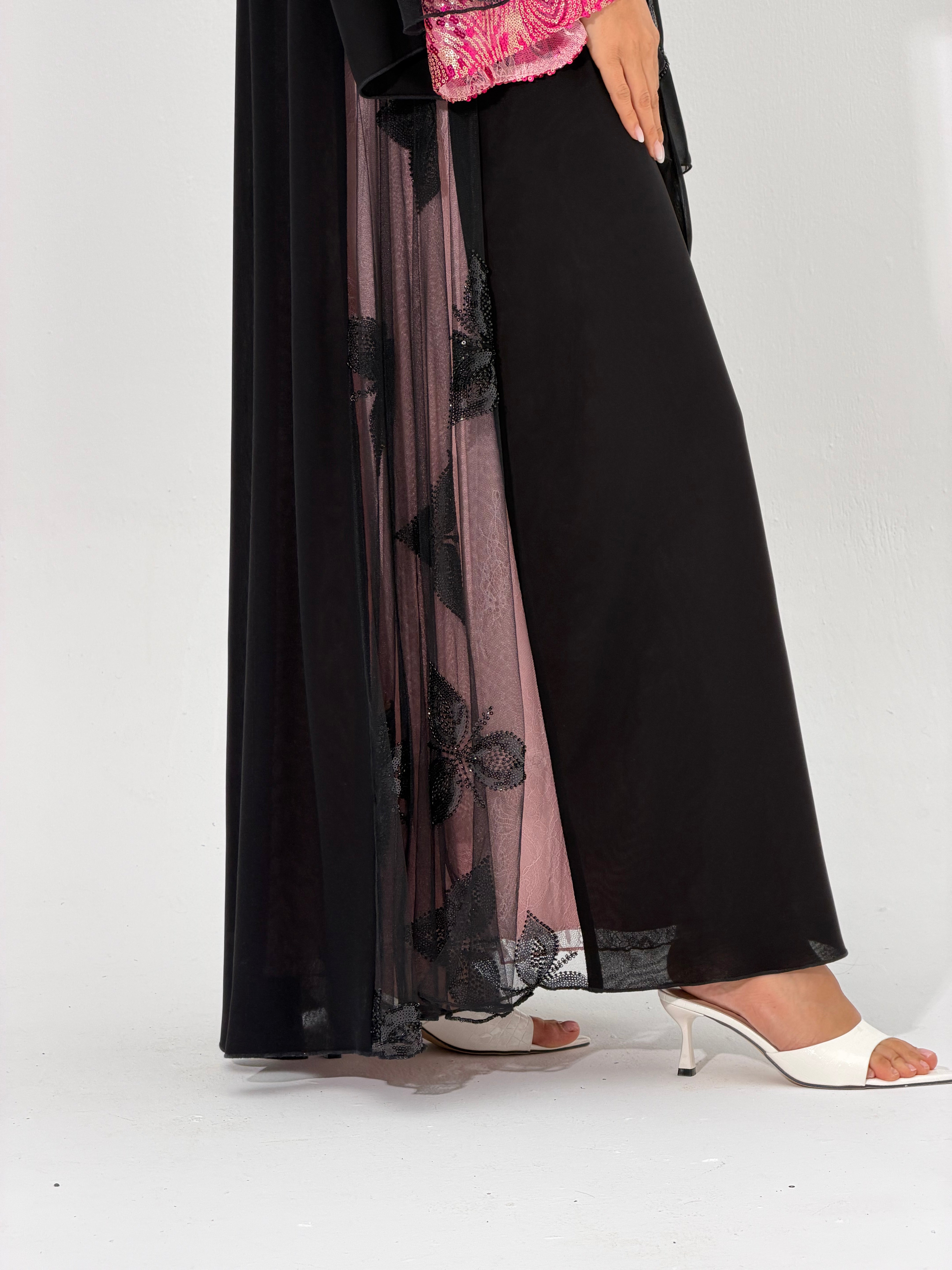 Dell ( Abaya with sheila )