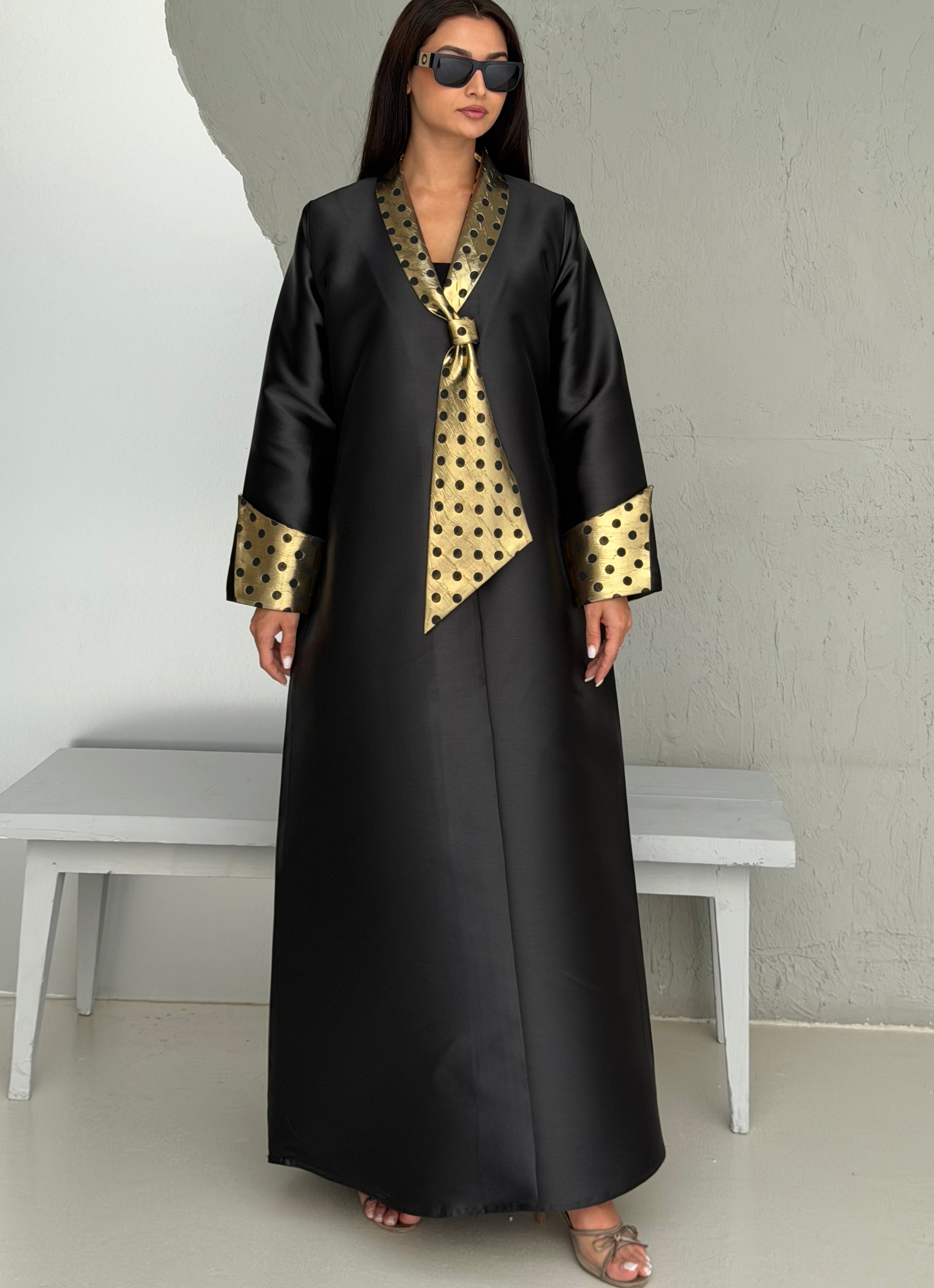 Dot de Luxe ( Abaya with Sheila )