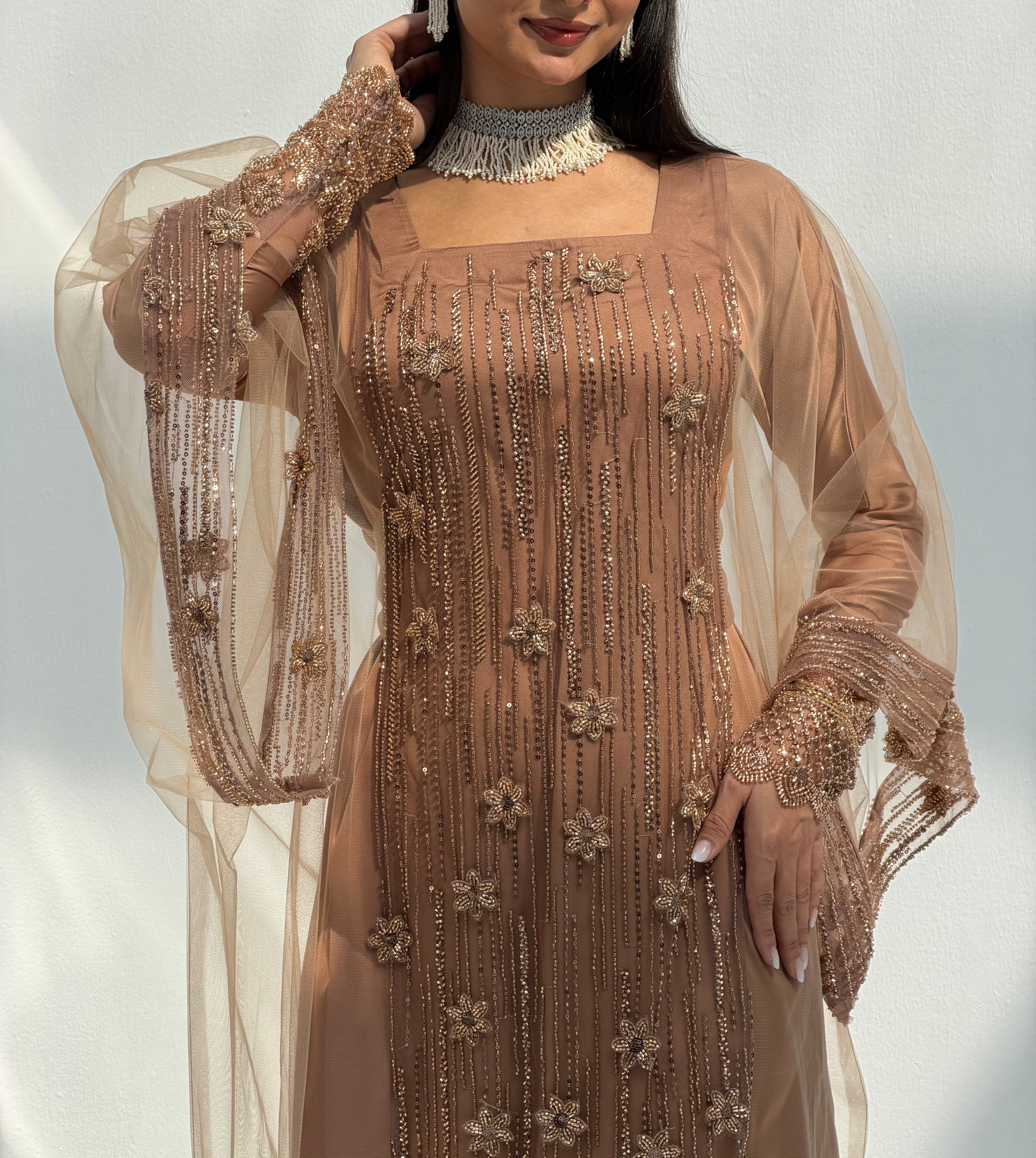 Latifa ( Thob Emarati )