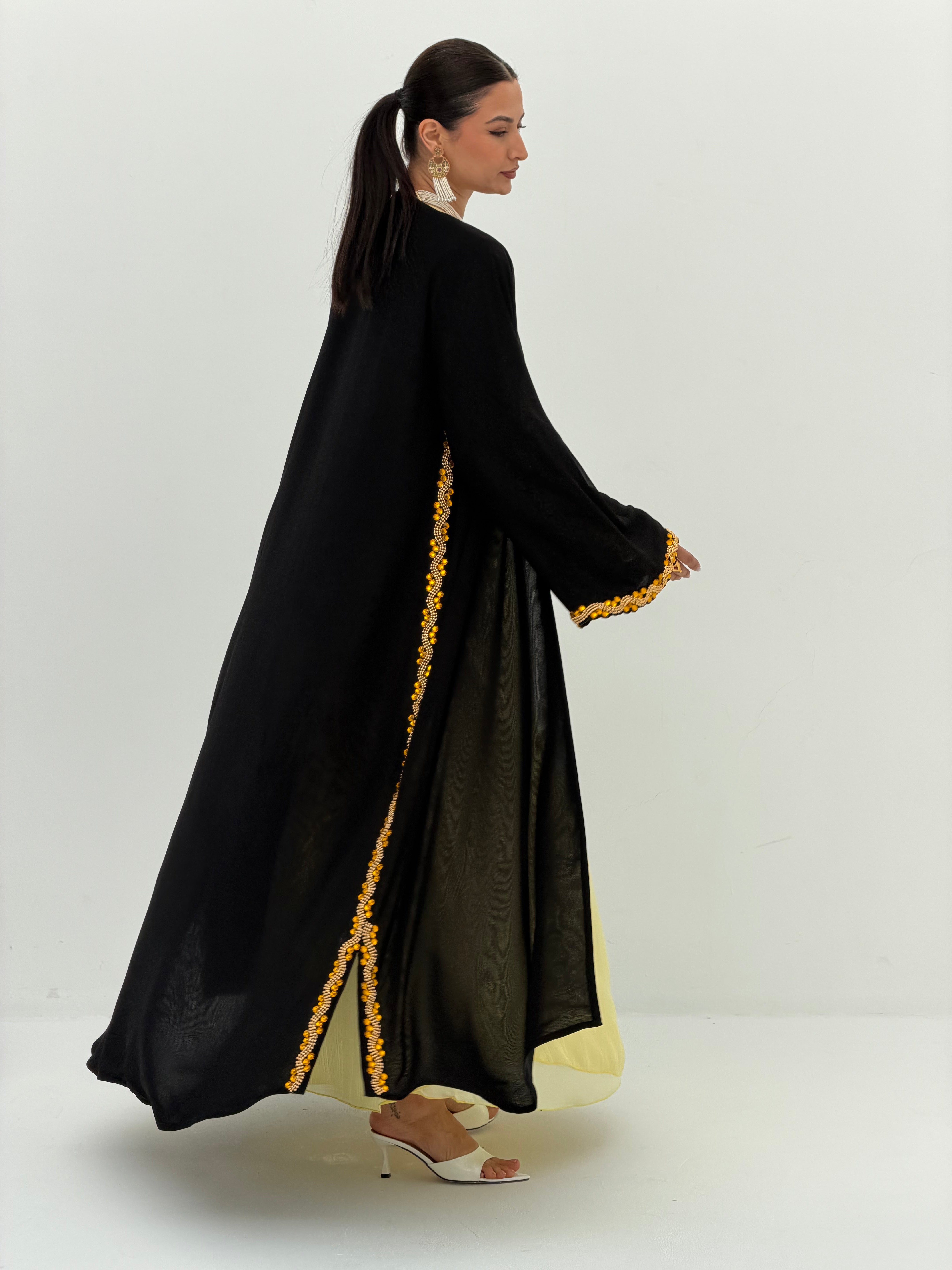 Shila ( Abaya with sheila )