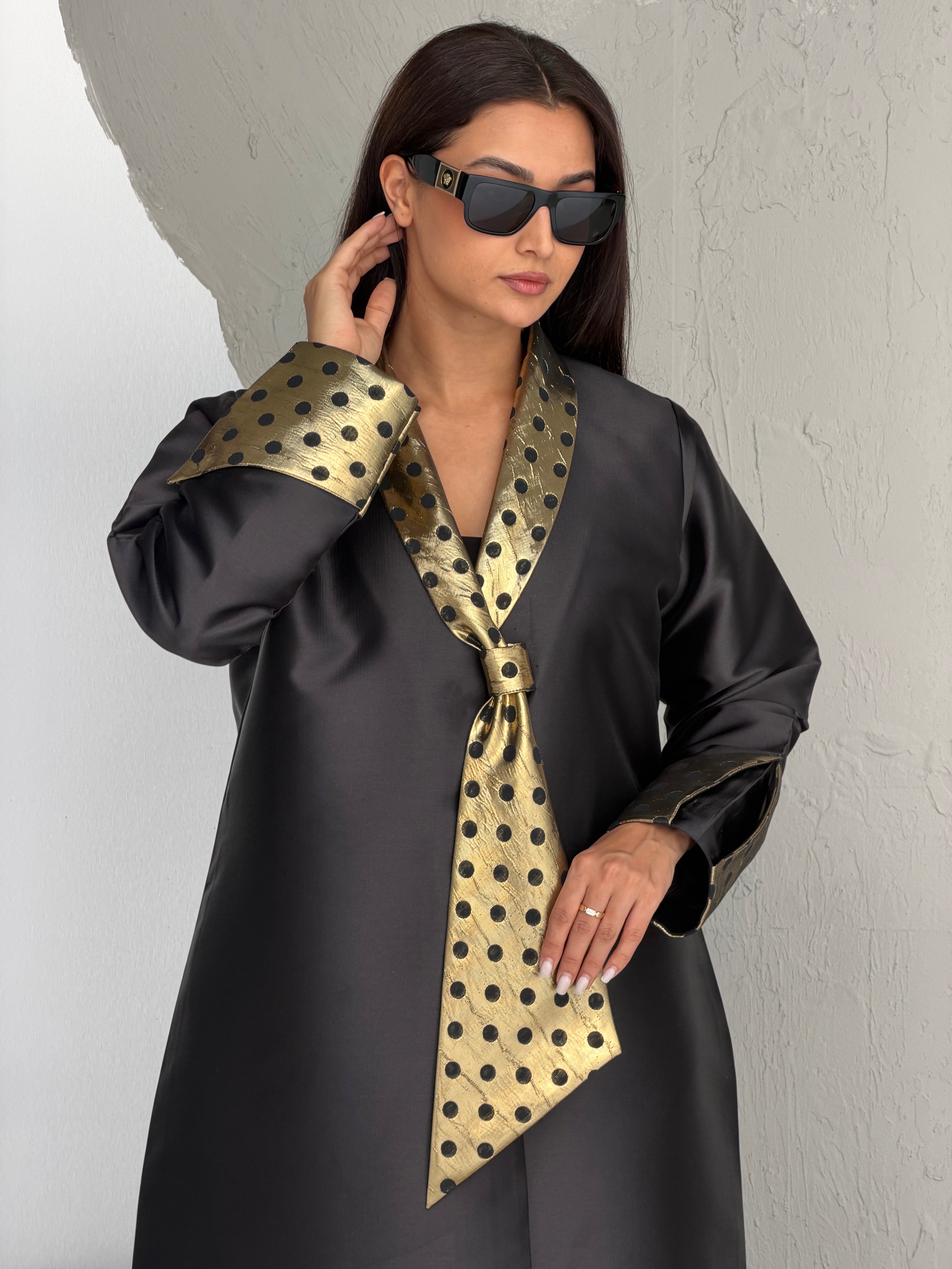 Dot de Luxe ( Abaya with Sheila )