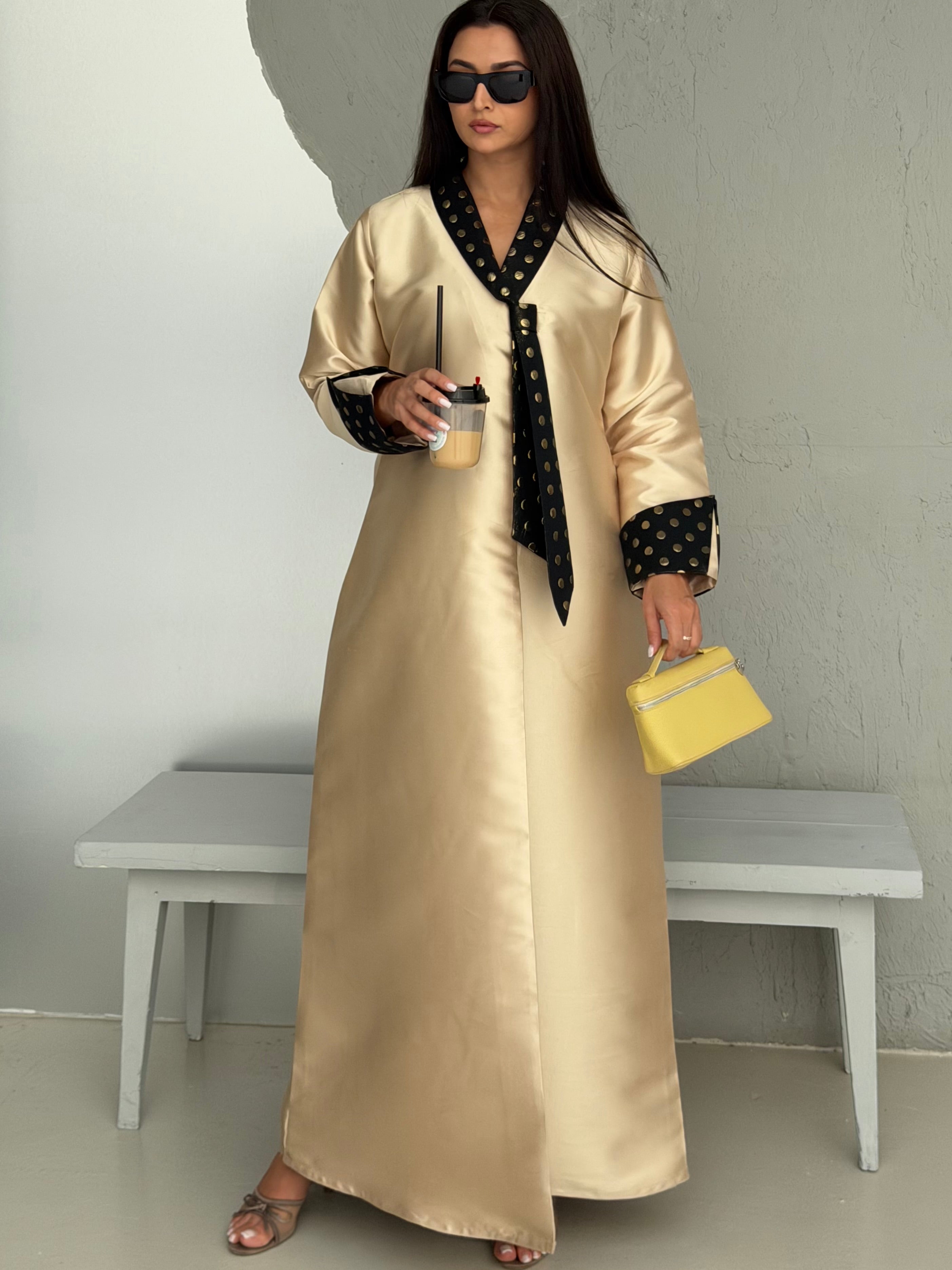 Dot de Luxe ( Abaya with Sheila )