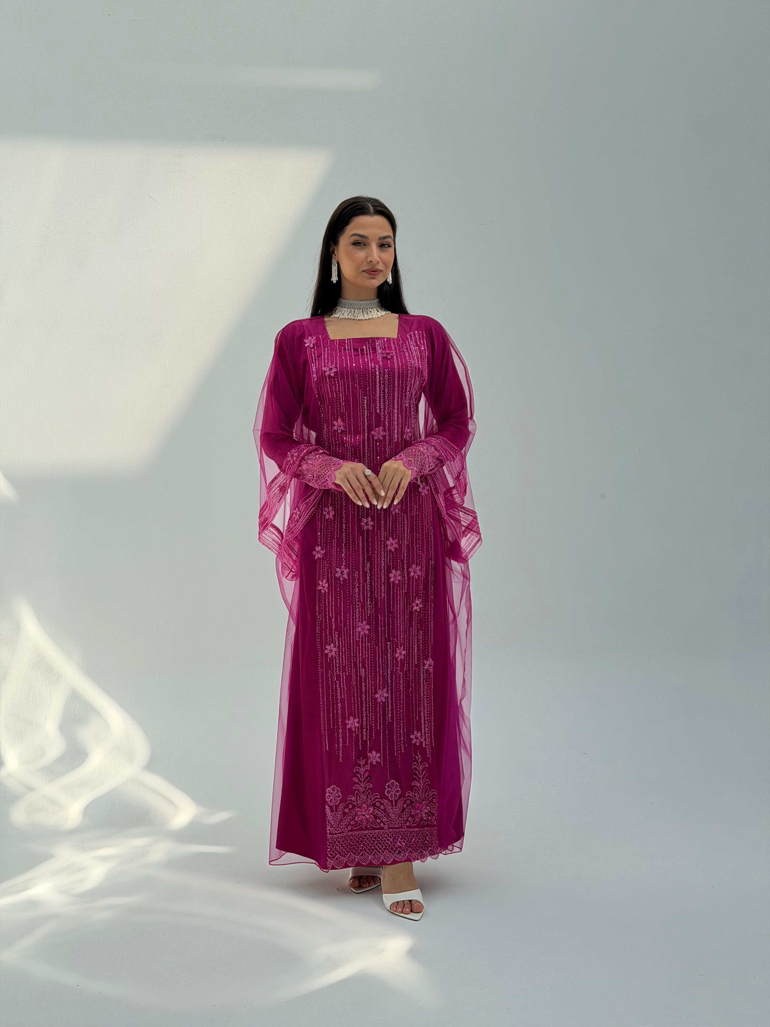 Latifa ( Thob Emarati )