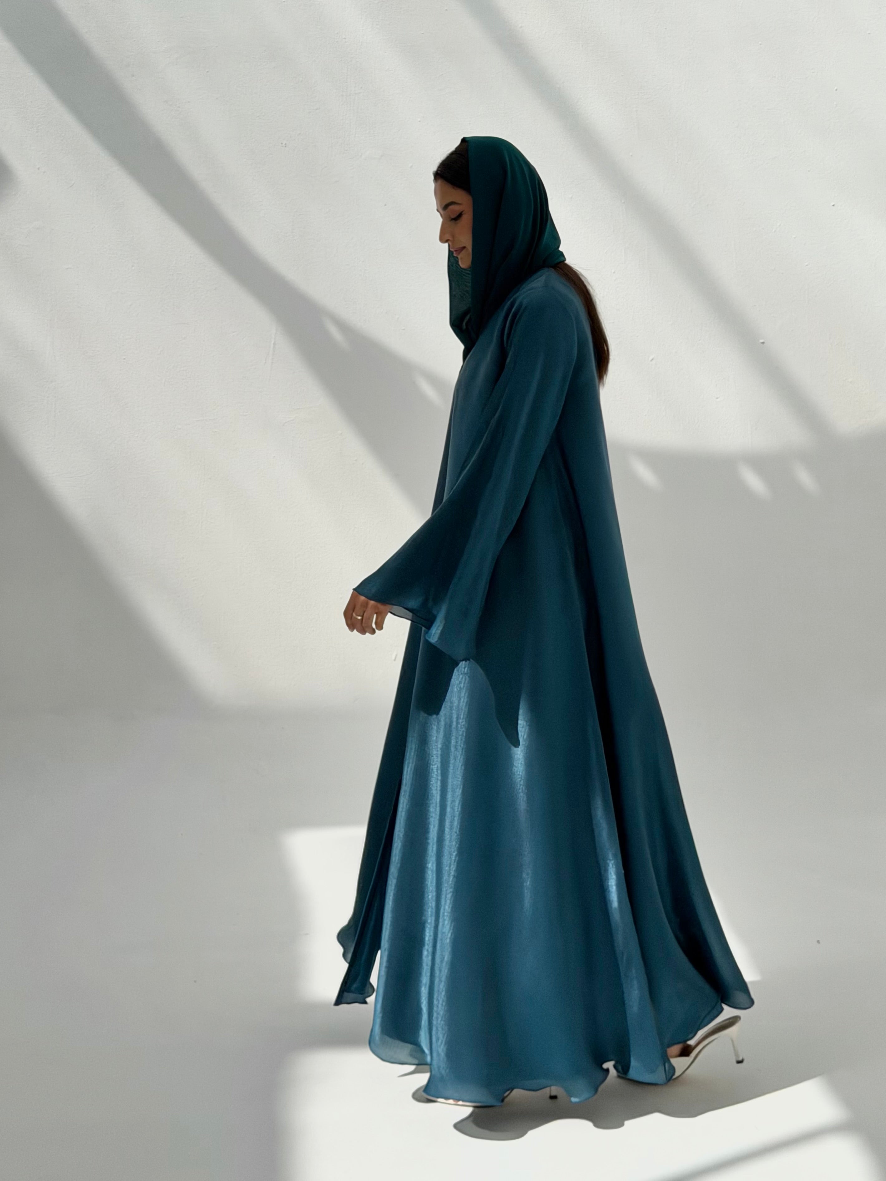 Naseem ( Abaya with Sheila )
