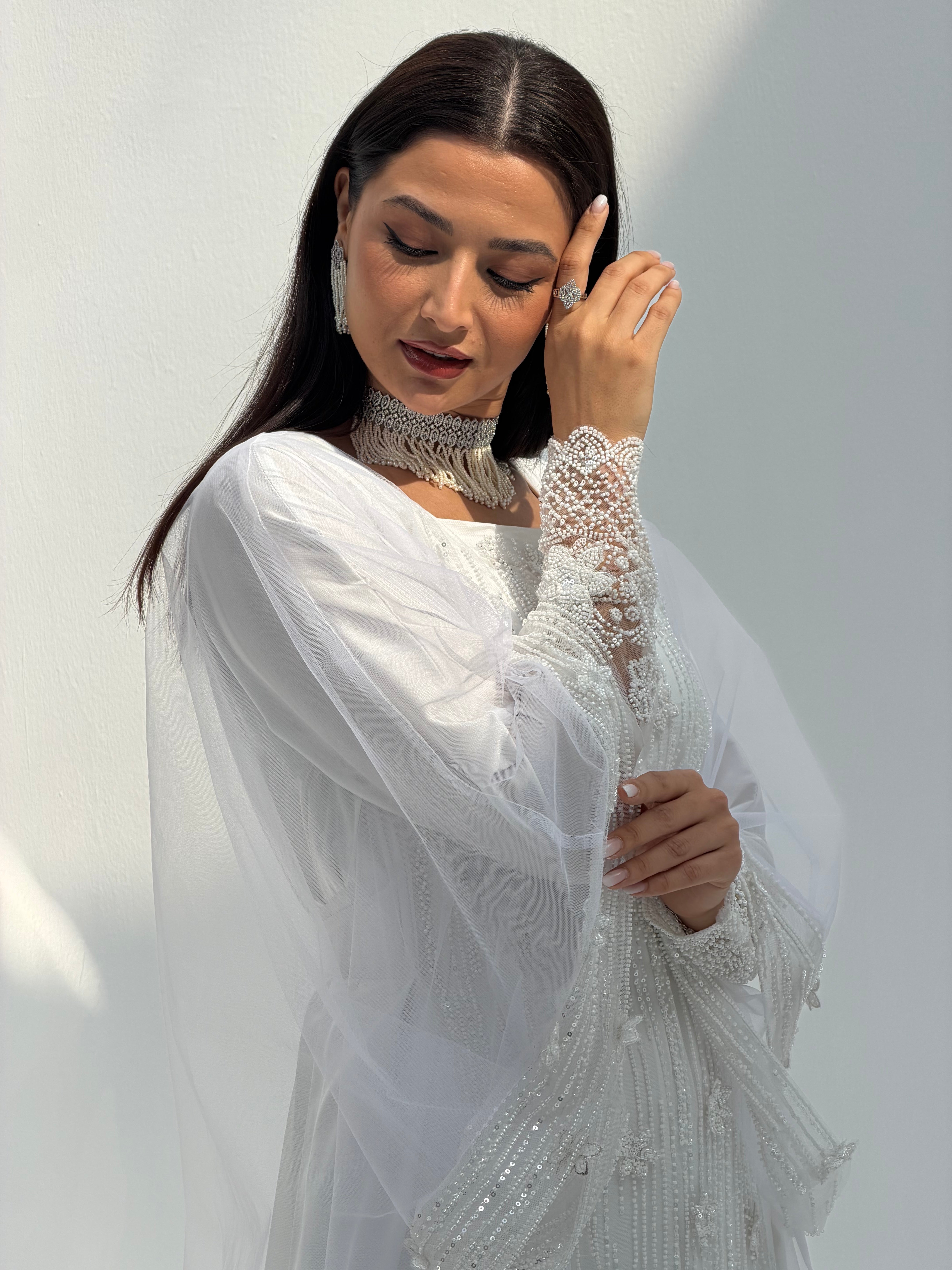 Latifa ( Thob Emarati )