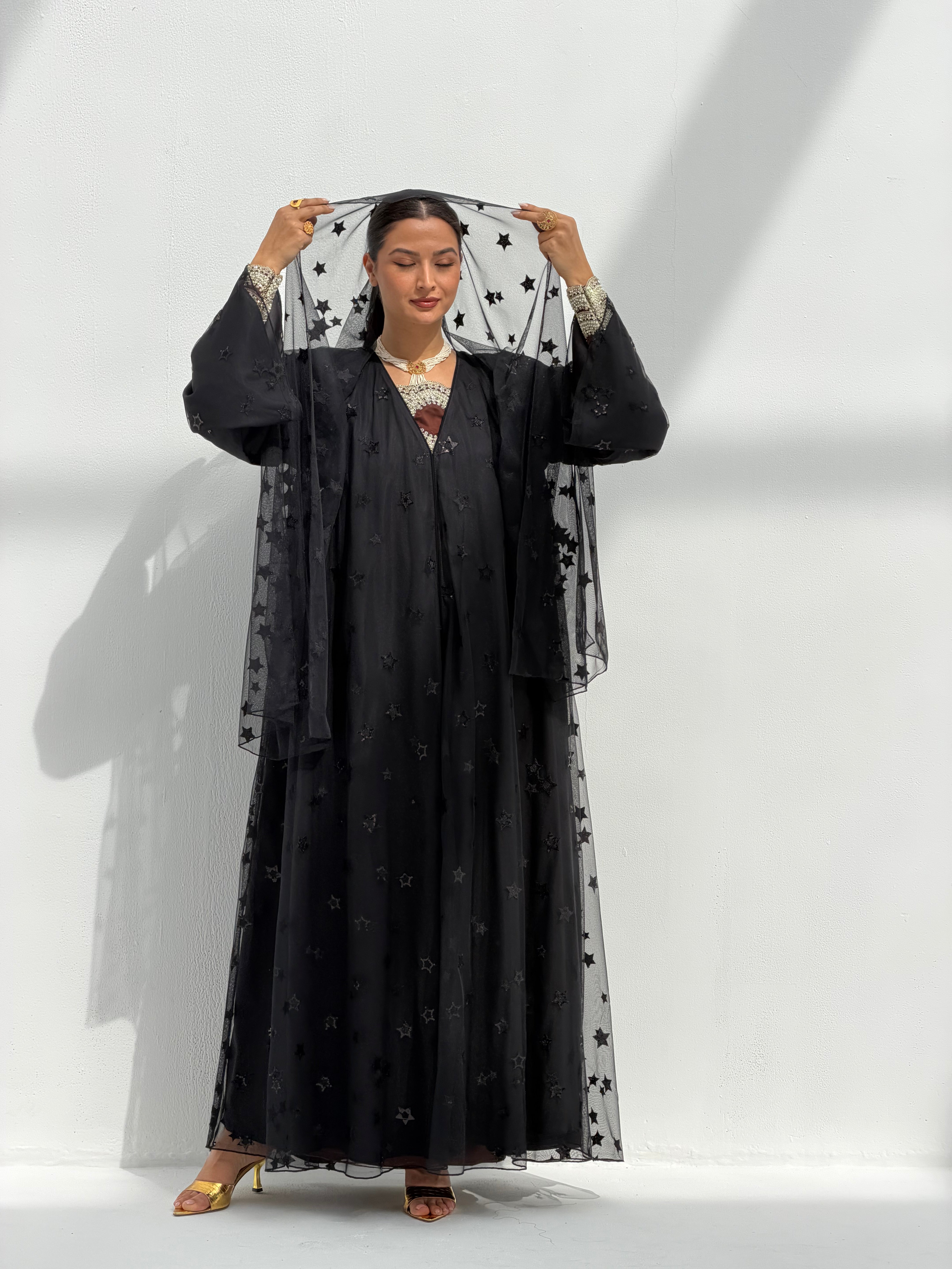 Sukara ( Abaya with sheila )