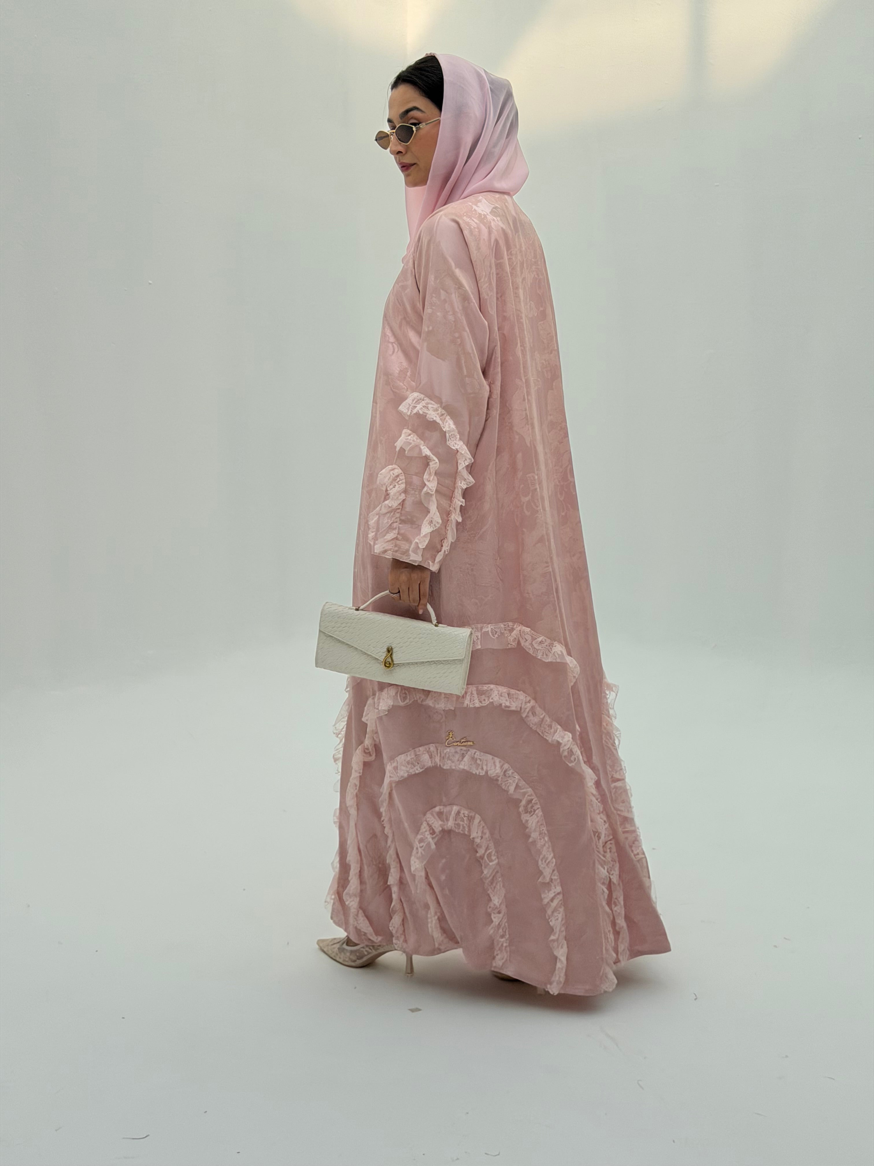 Shjoon ( Abaya with Sheila )