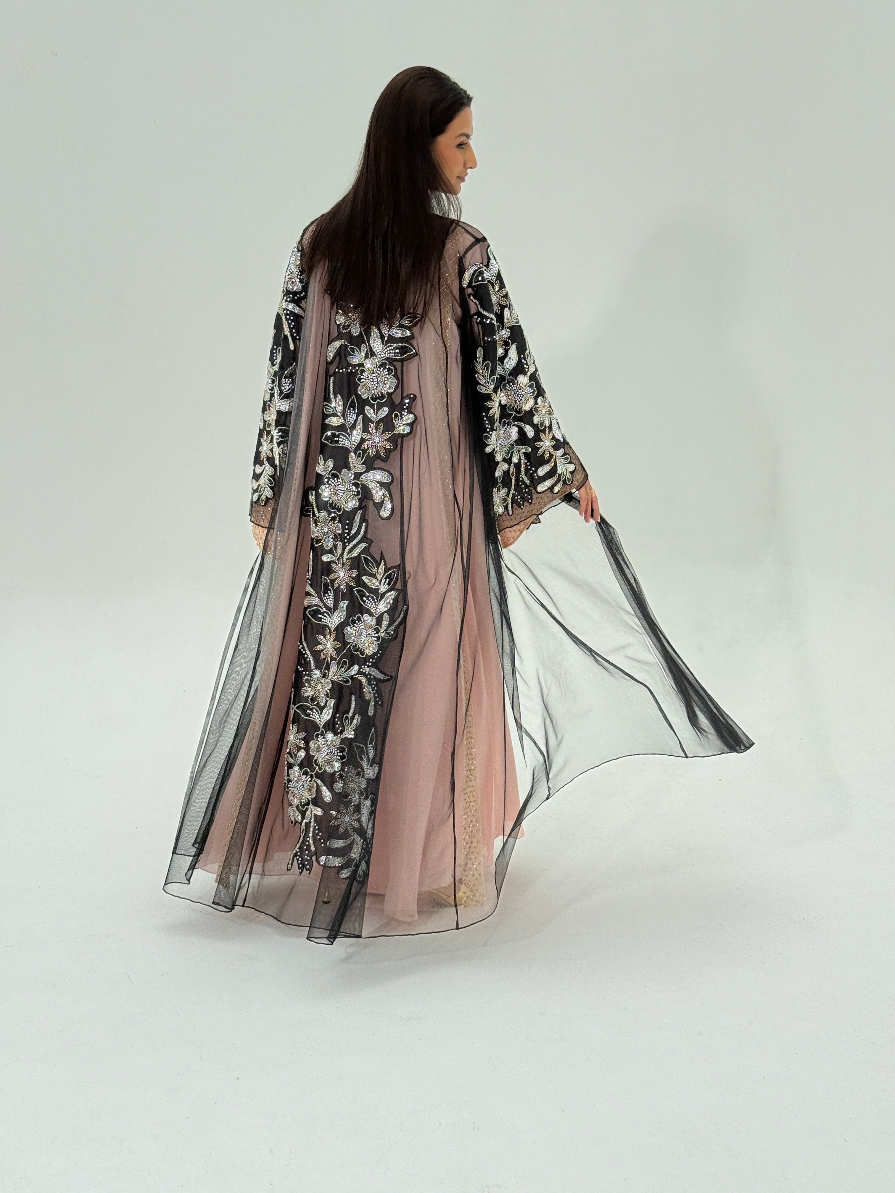 Moazoon ( Abaya with Sheila)