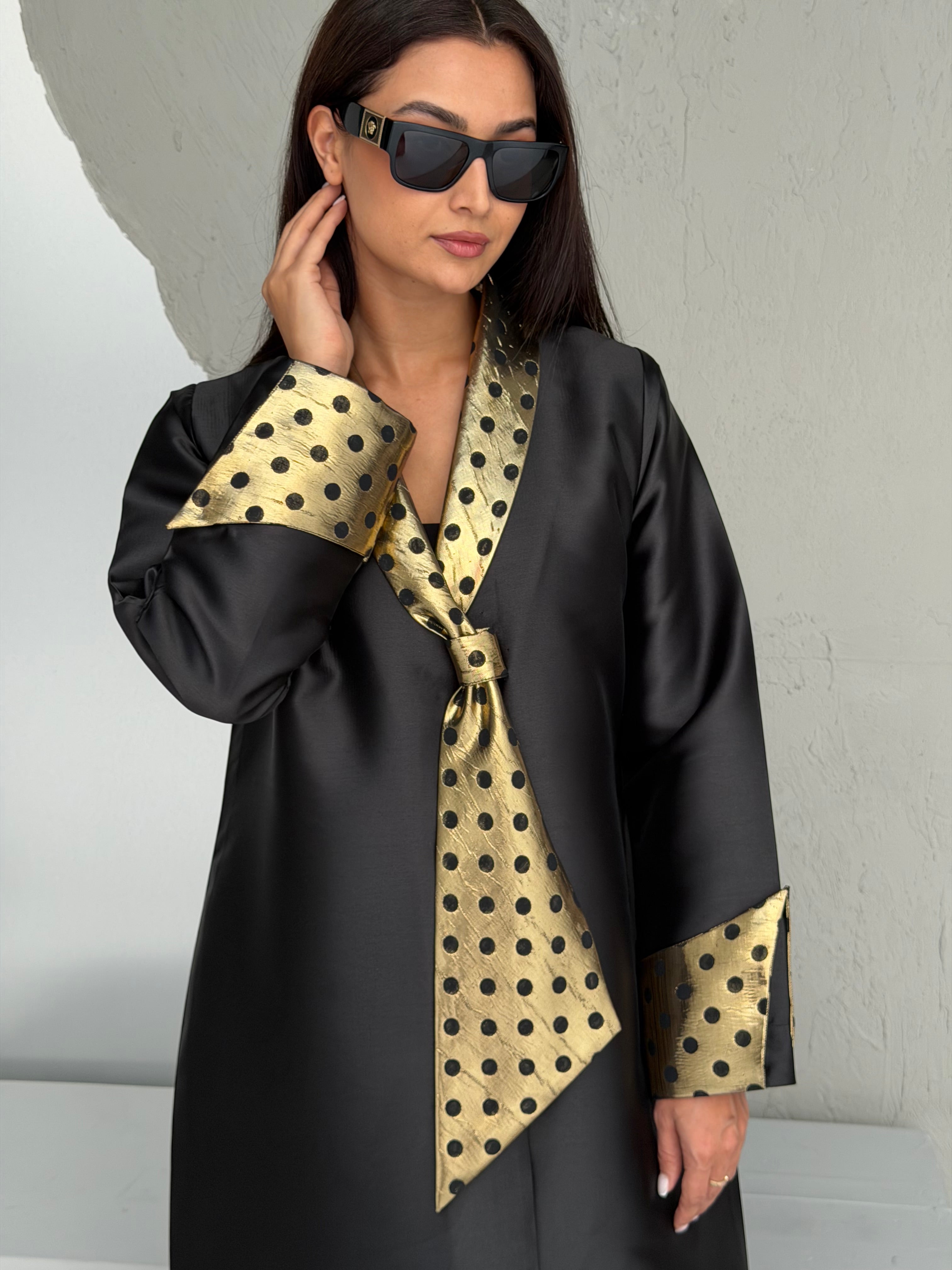 Dot de Luxe ( Abaya with Sheila )