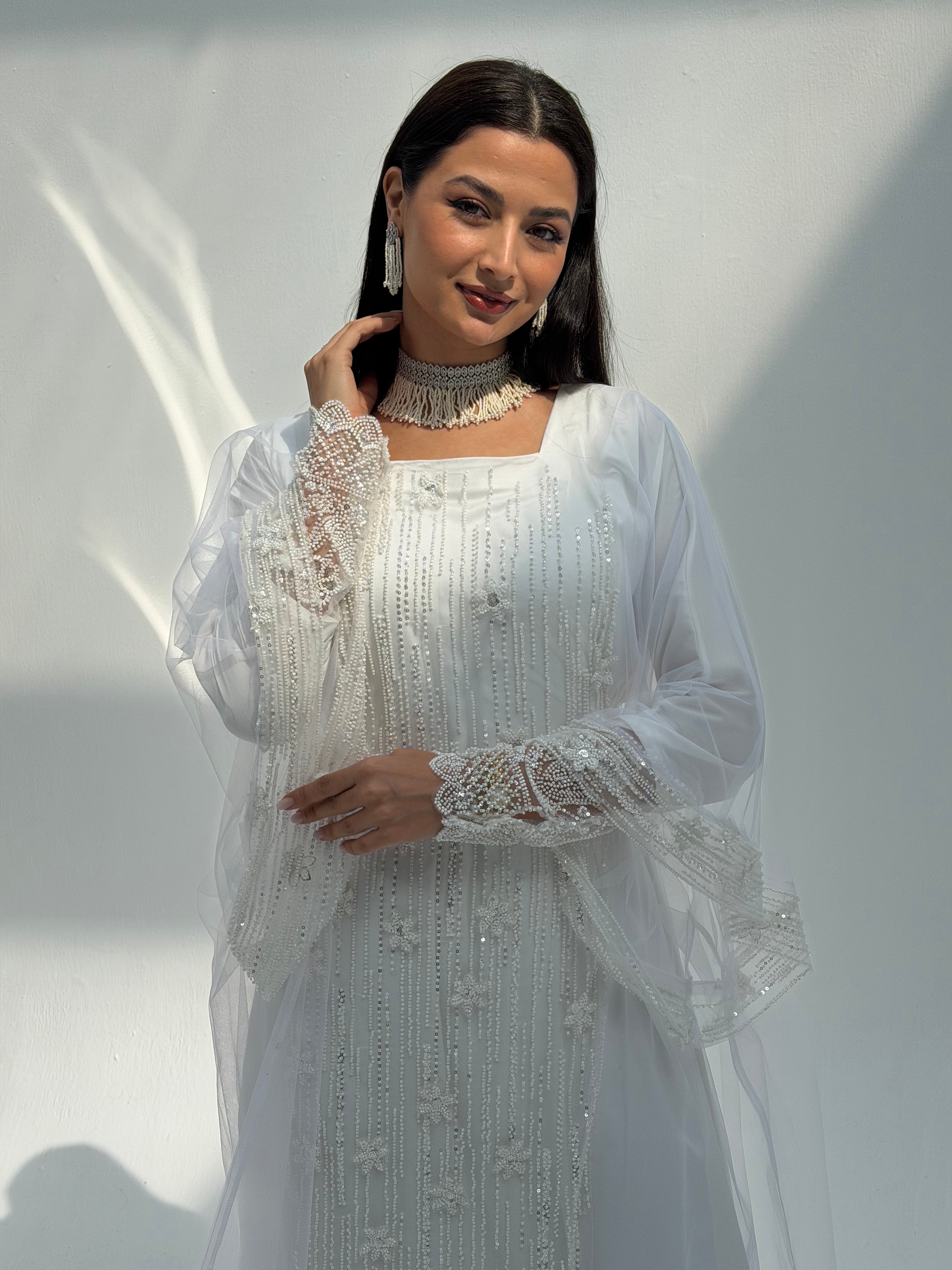 Latifa ( Thob Emarati )