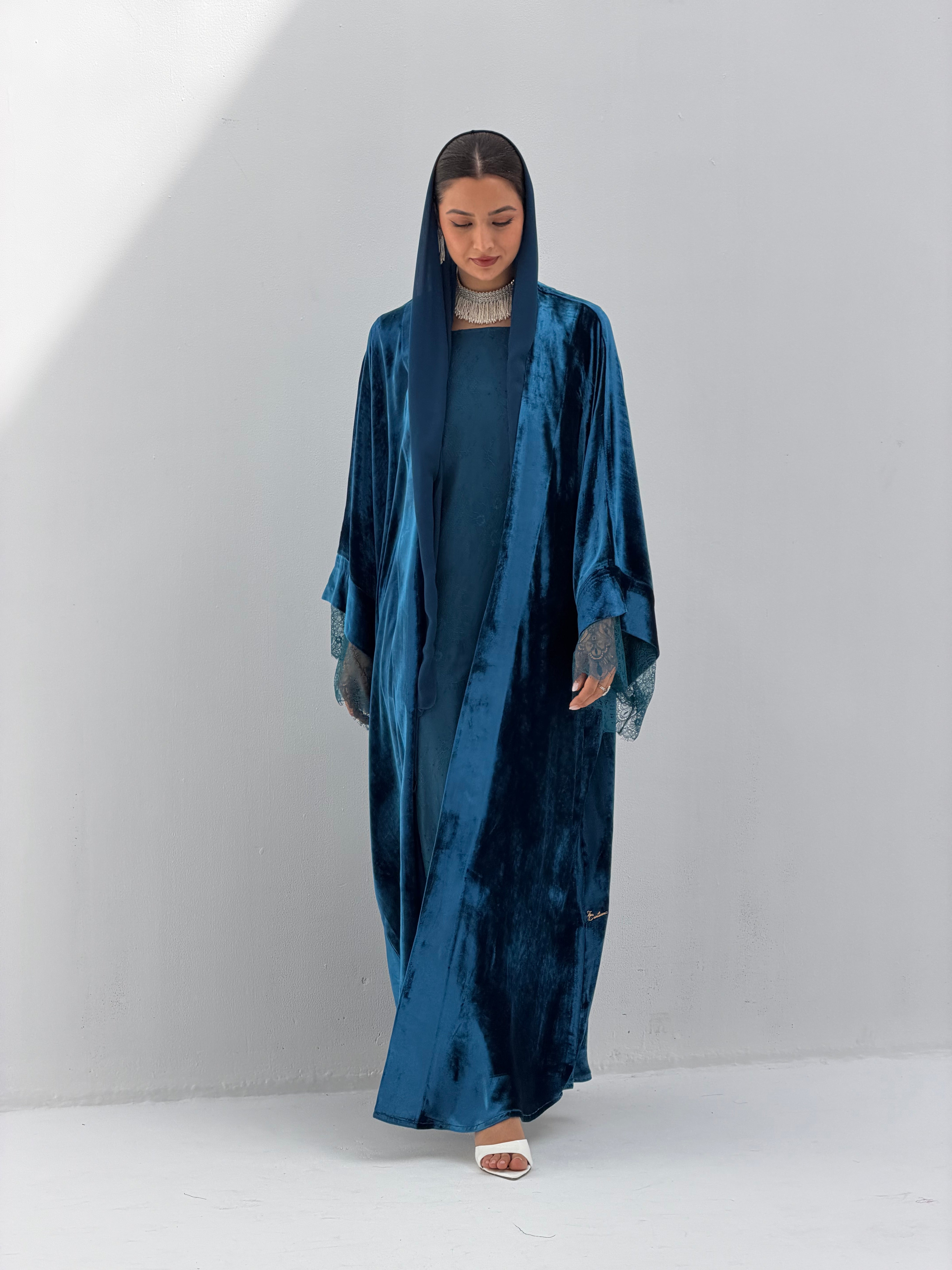 Romance ( Bisht Velvet Abaya with Inner Dantil Dress & Sheila )