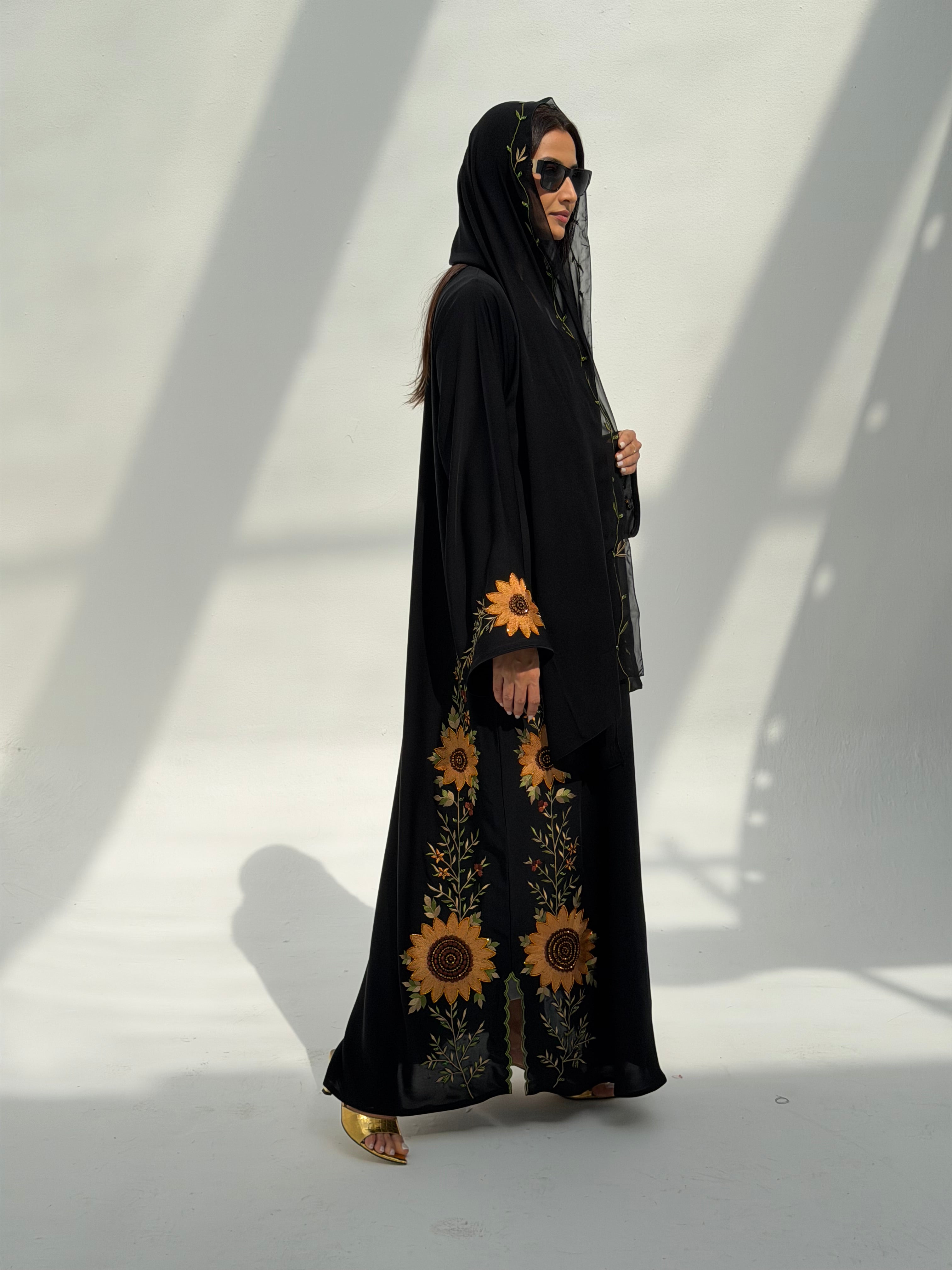 Sun Flower 🌻 ( Abaya with Sheila )