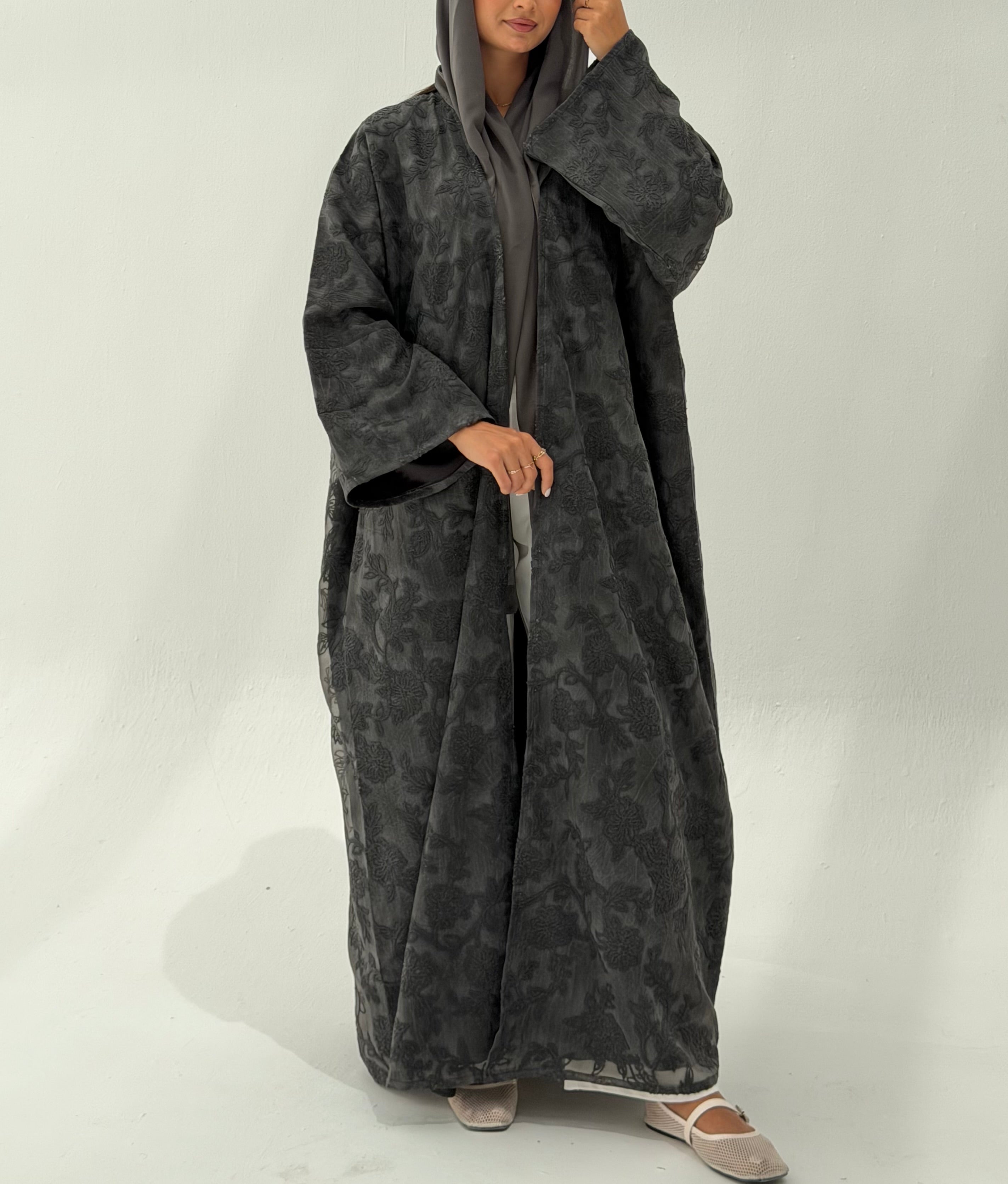 Refal ( bisht Abaya with Sheila )