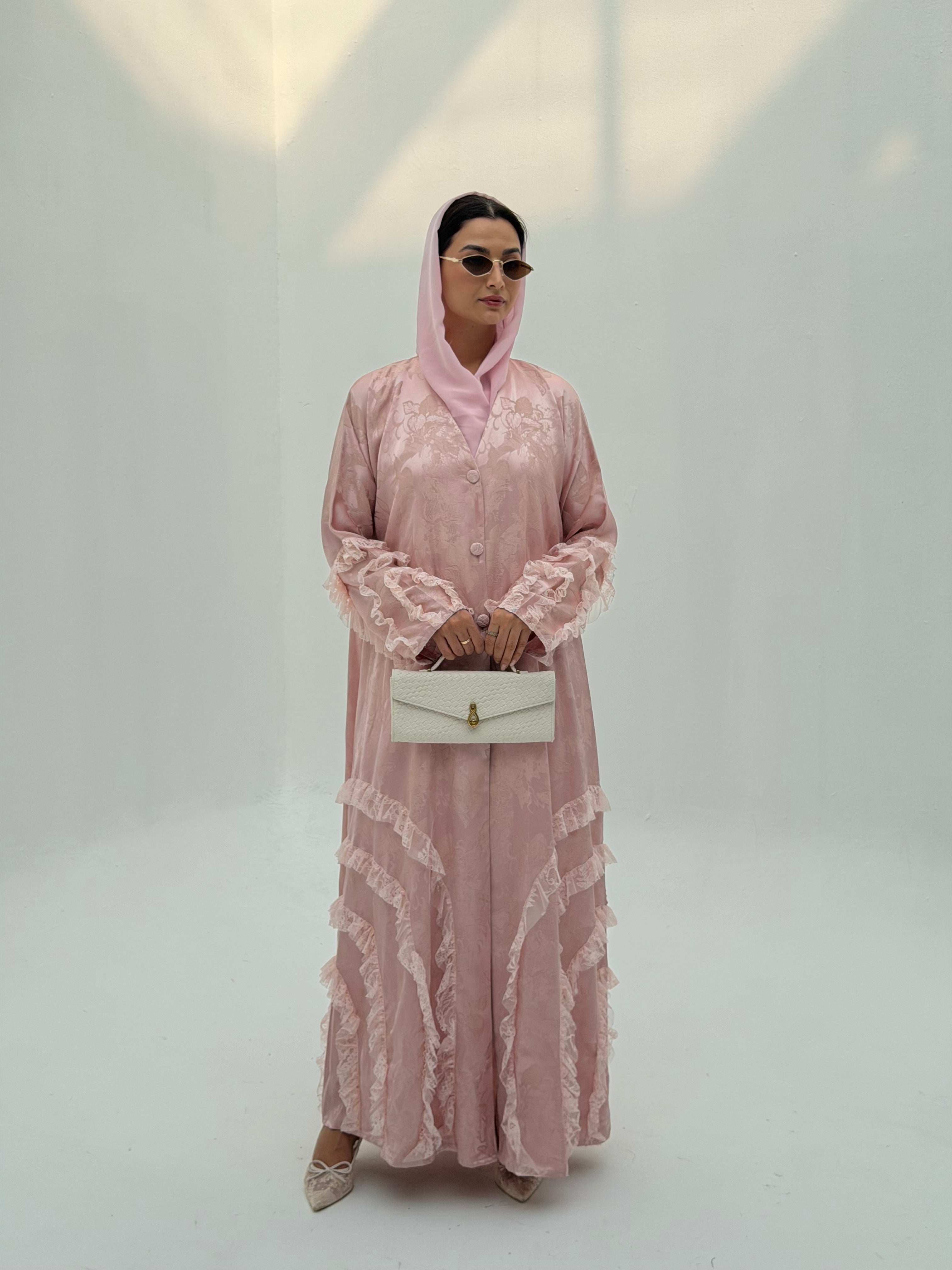 Shjoon ( Abaya with Sheila )