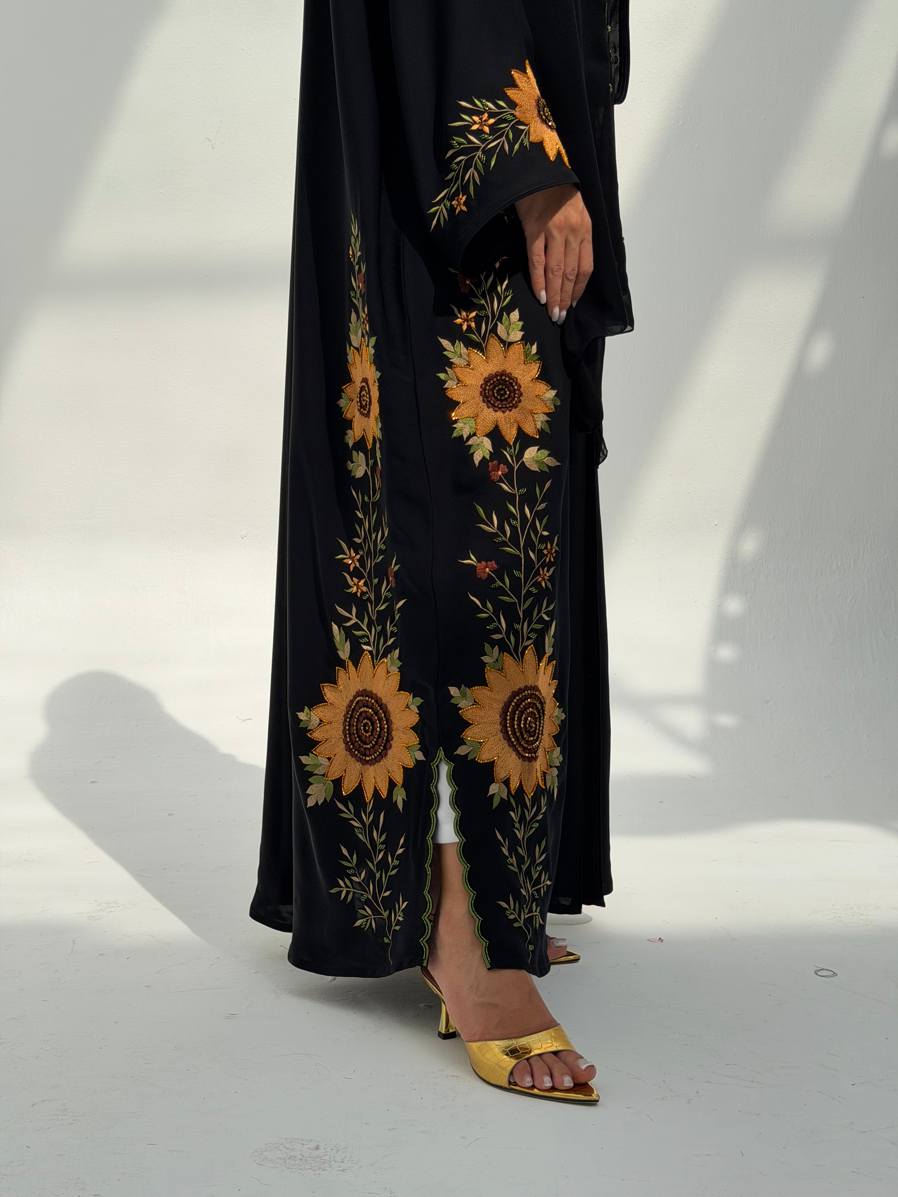 Sun Flower 🌻 ( Abaya with Sheila )
