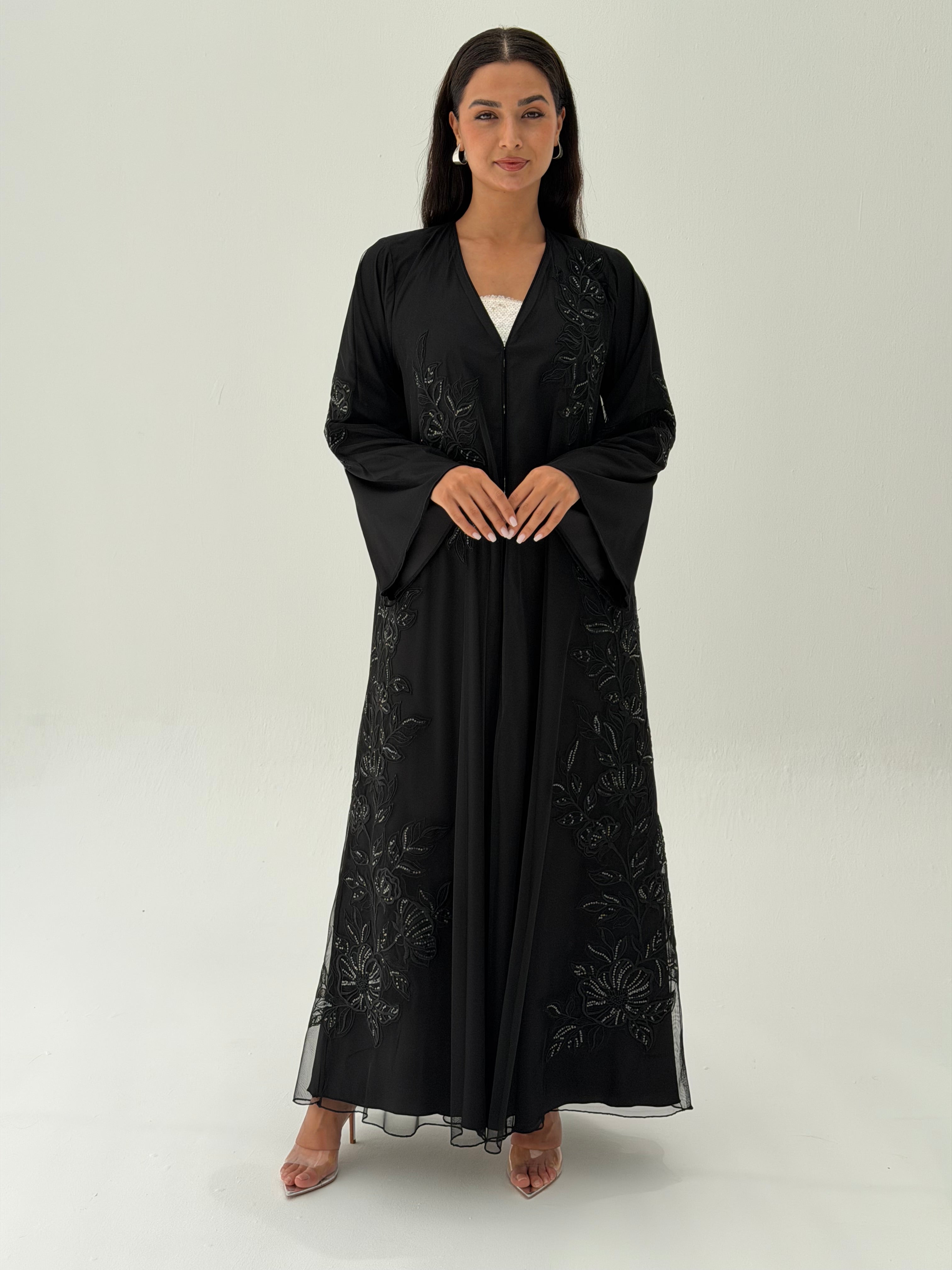 Muneera ( Tule abaya with sheila )