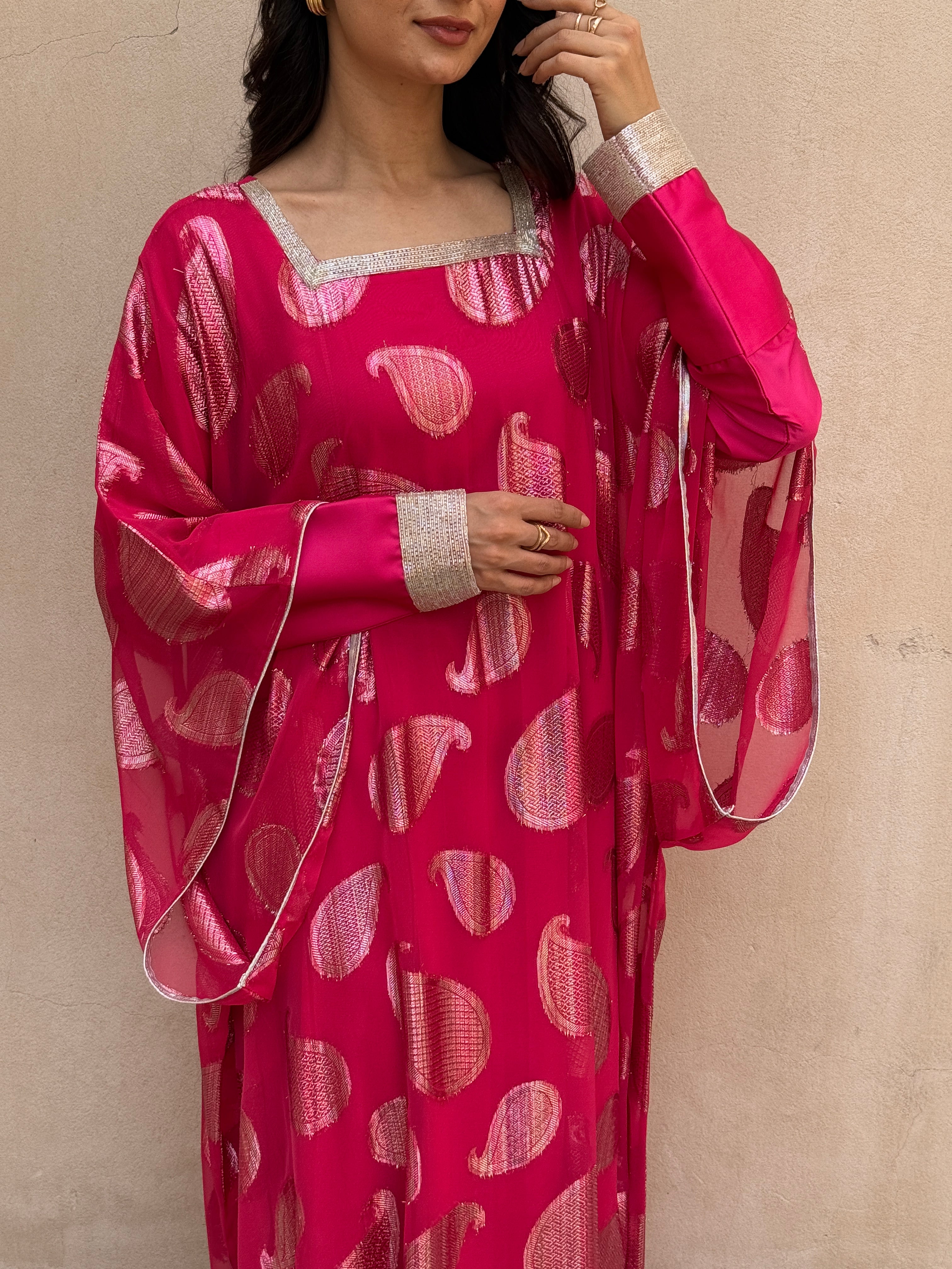 HEND - Contessa Collection