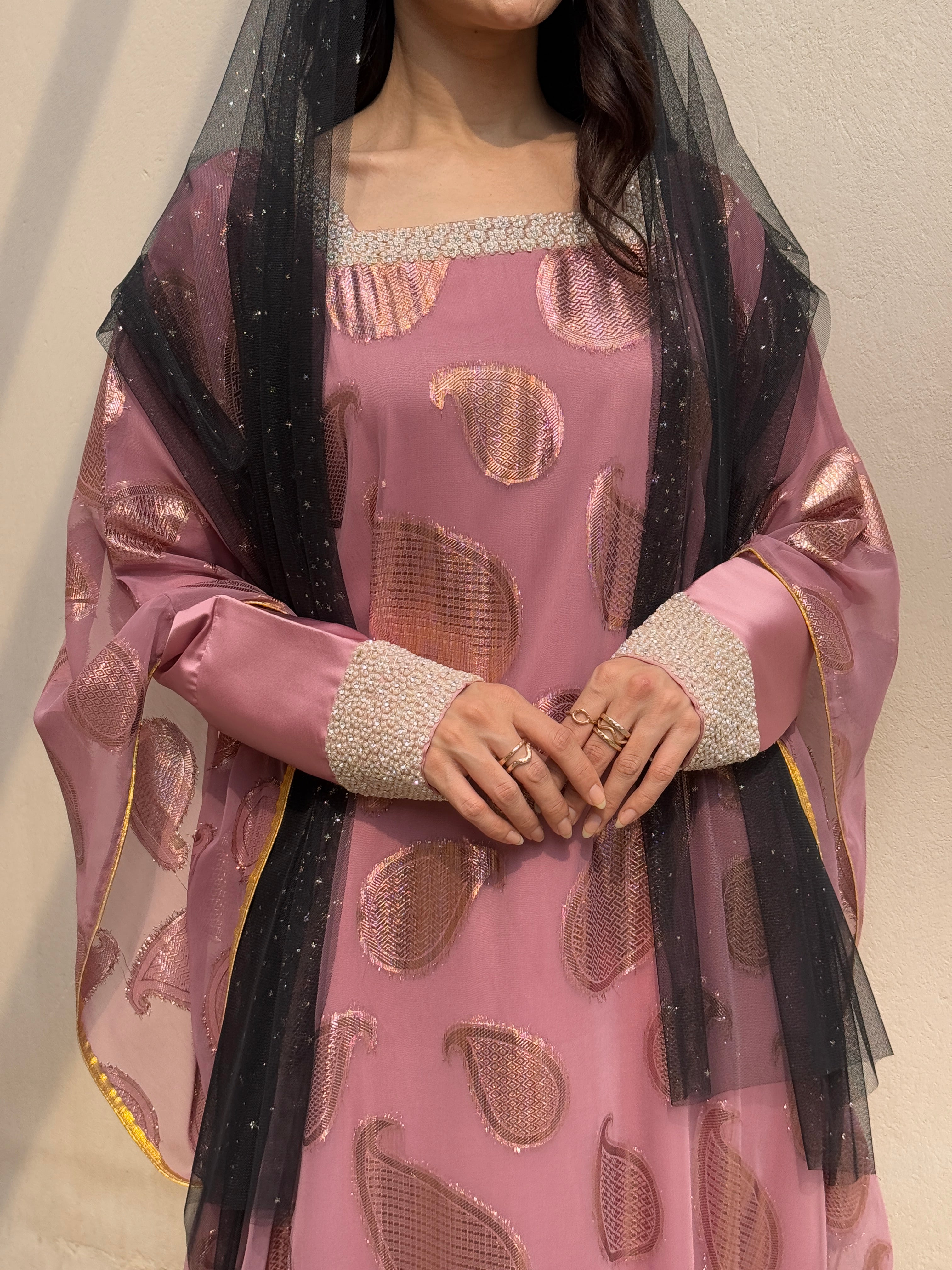 HEND - Contessa Collection