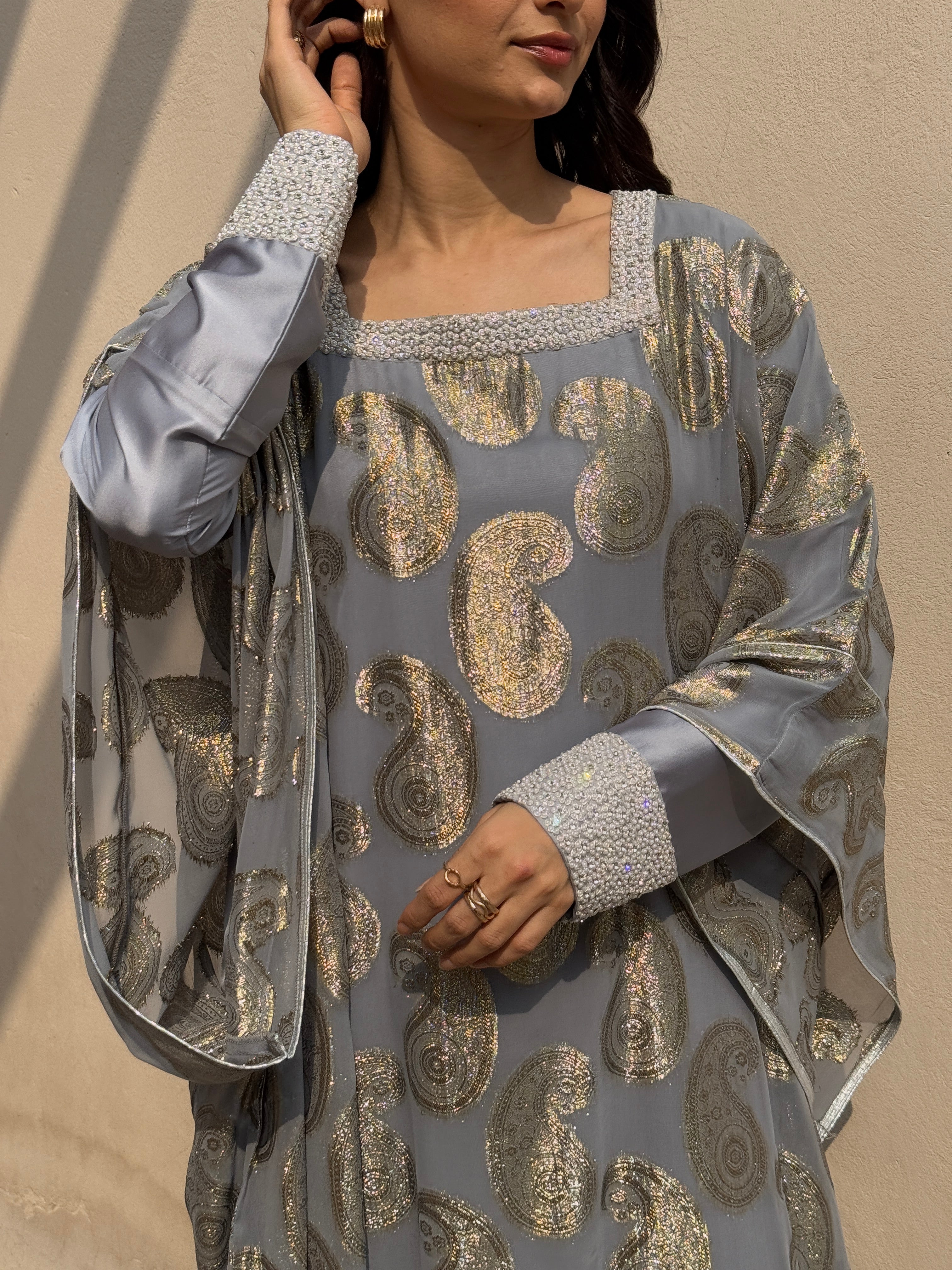 HEND - Contessa Collection