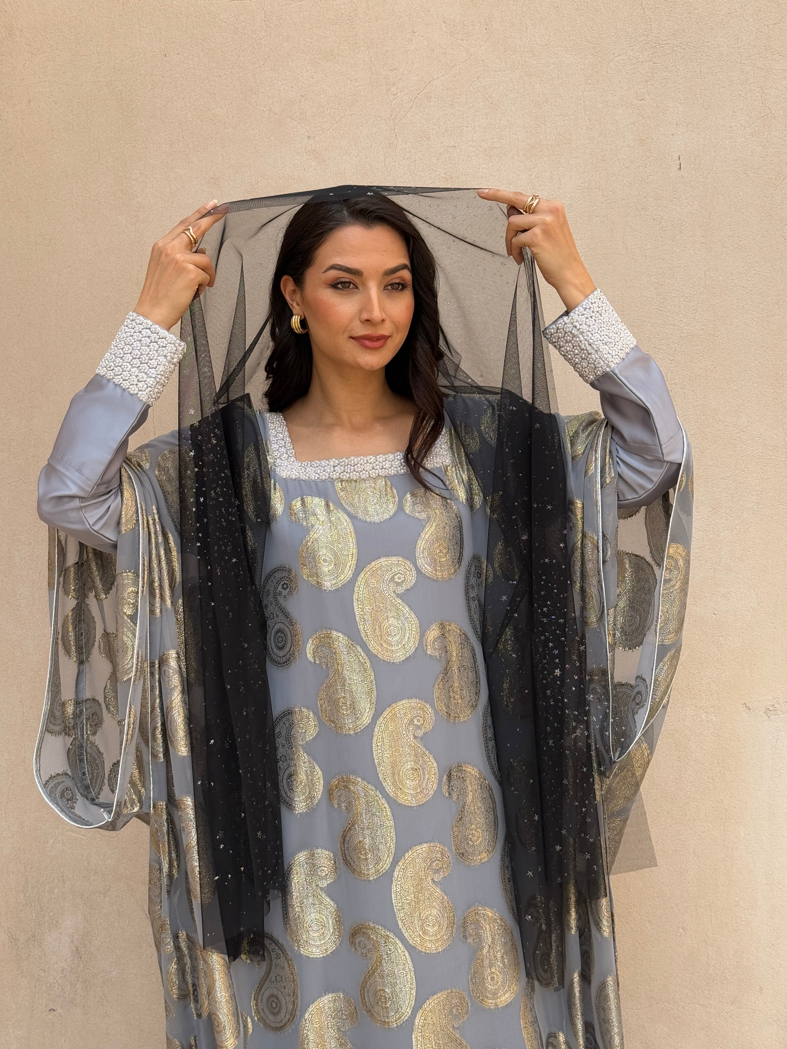 HEND - Contessa Collection