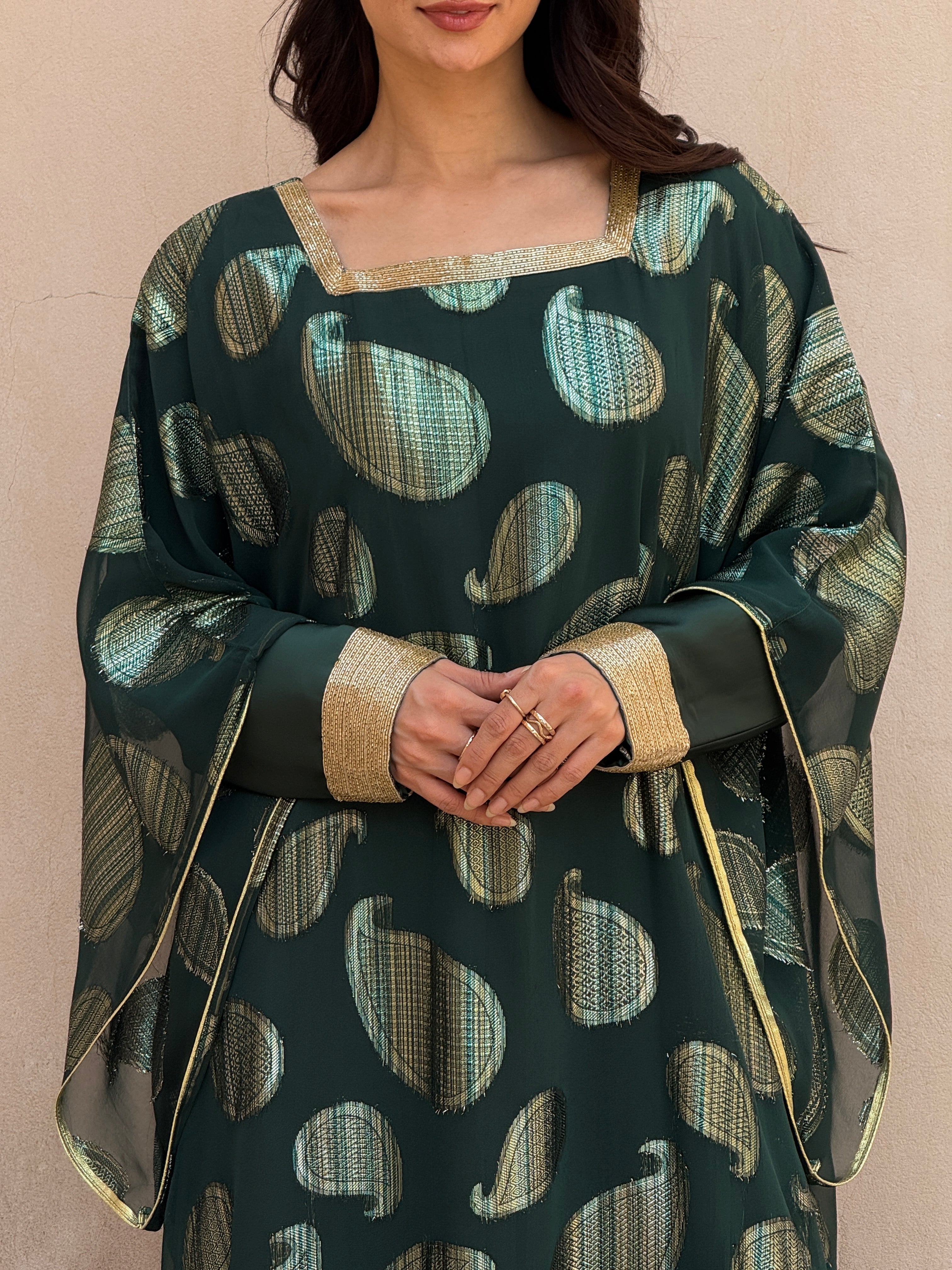 HEND - Contessa Collection