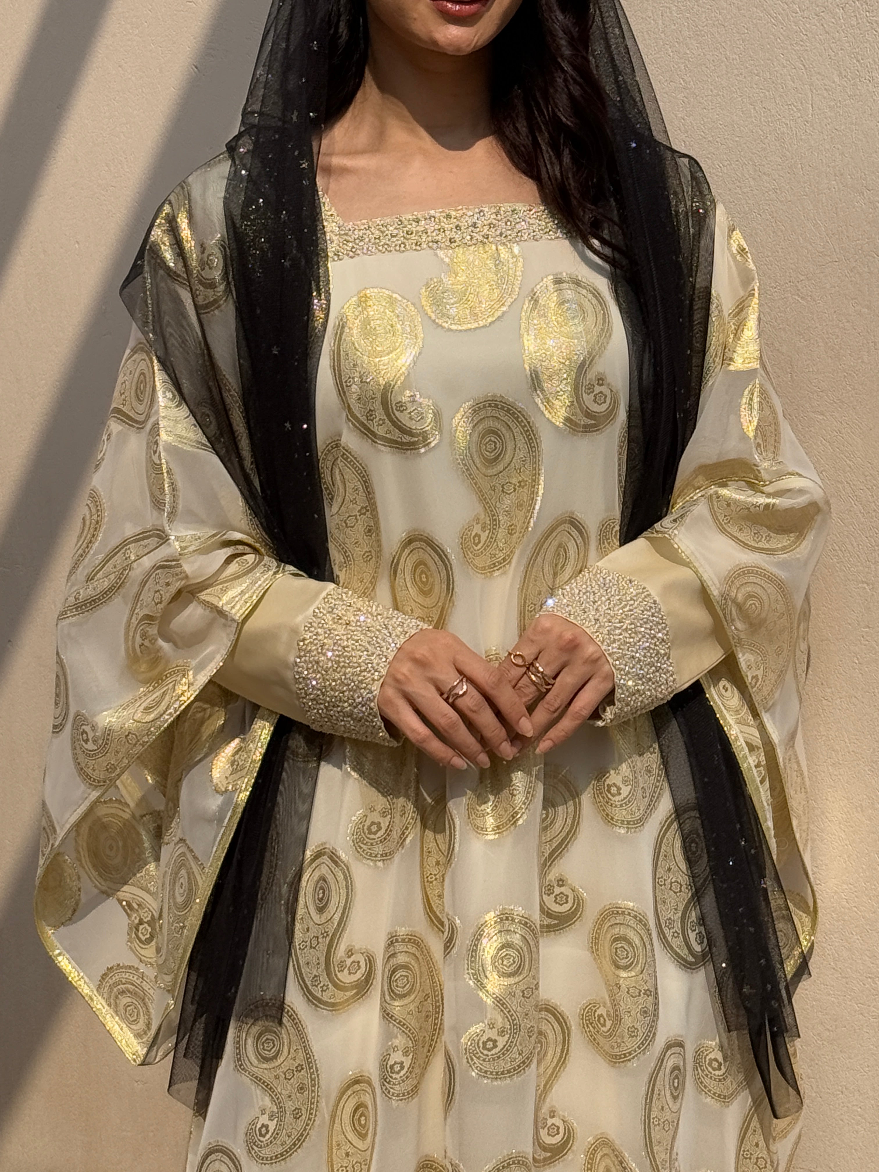 HEND - Contessa Collection