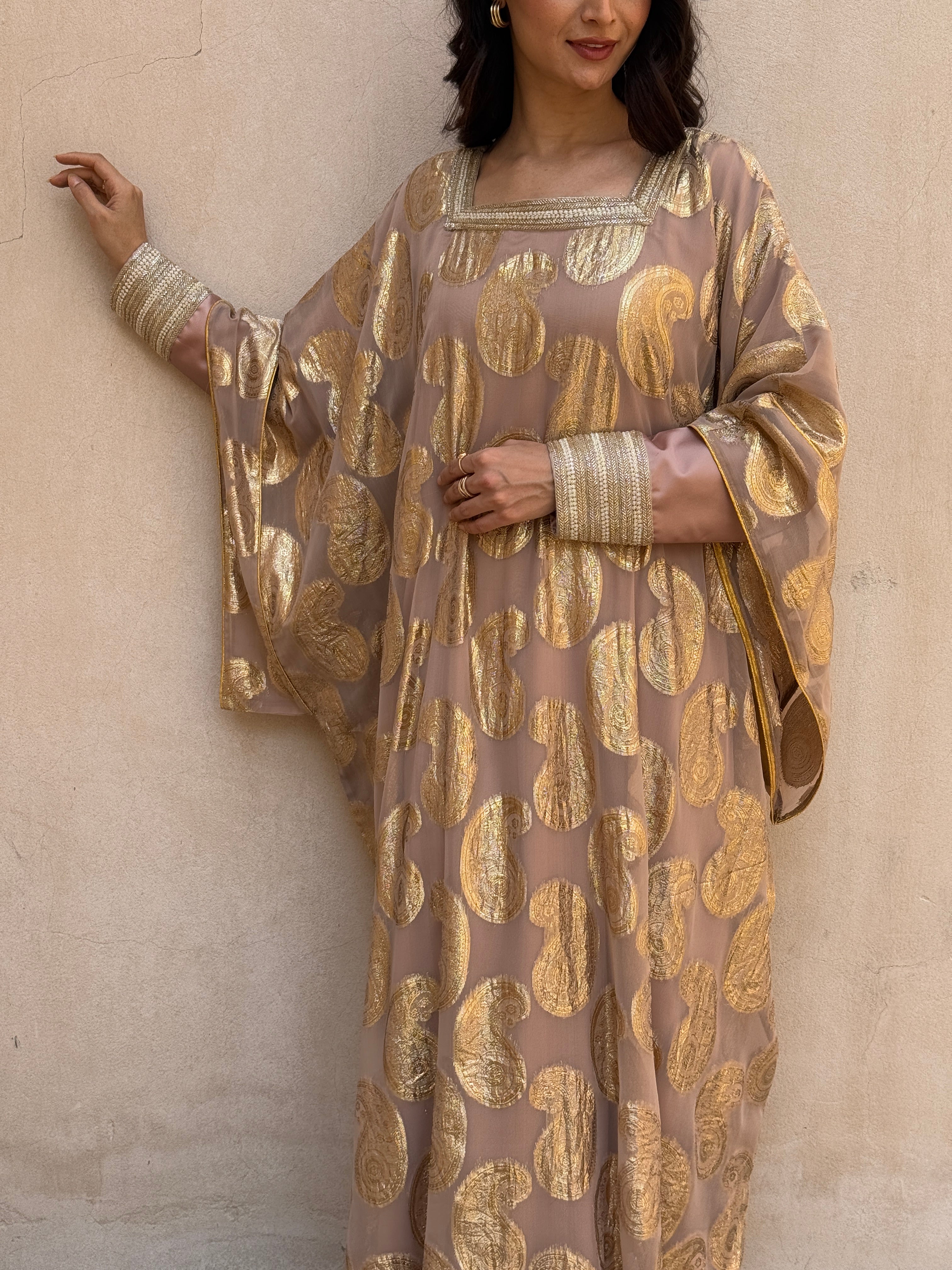 HEND - Contessa Collection