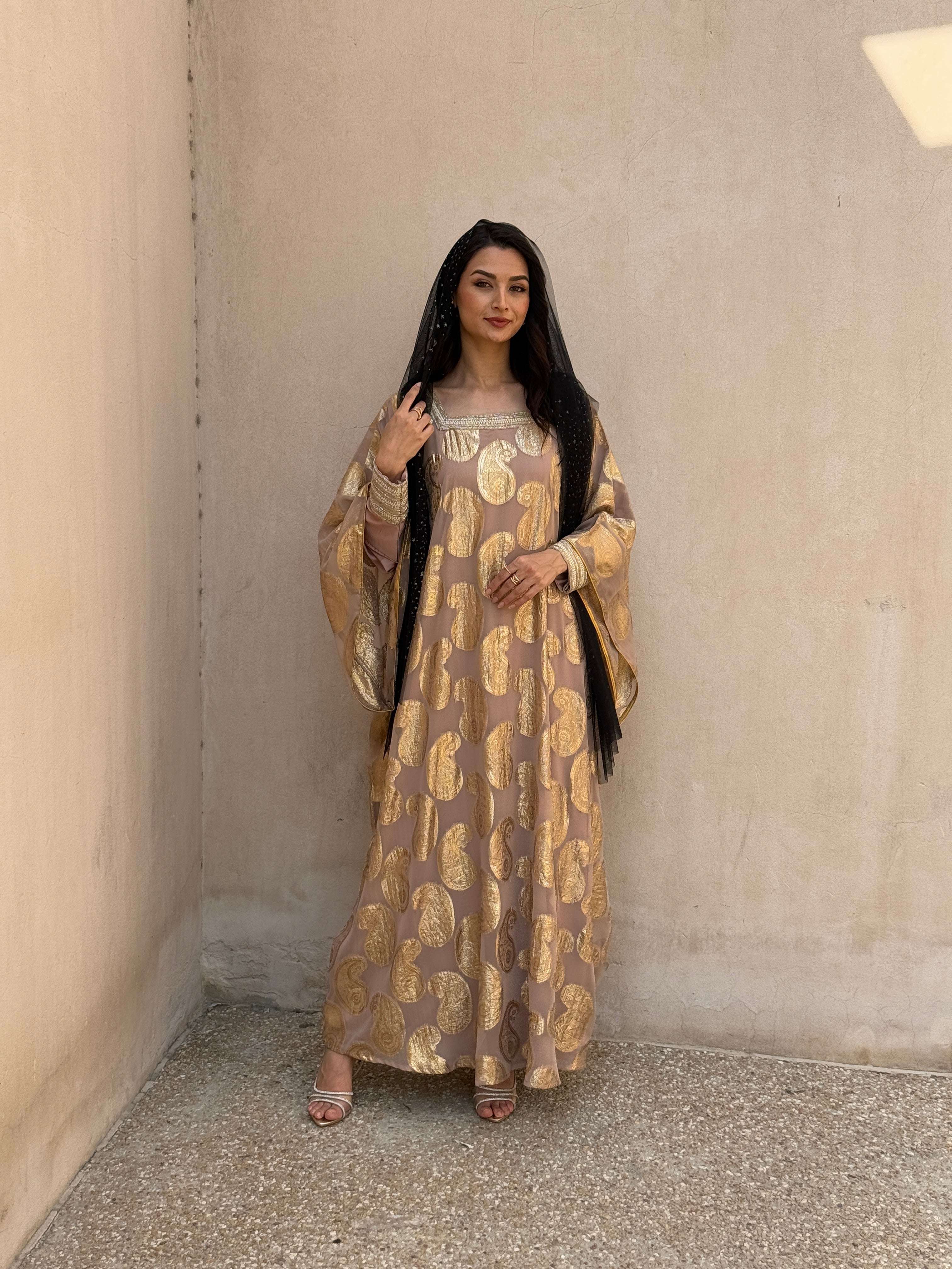 HEND - Contessa Collection