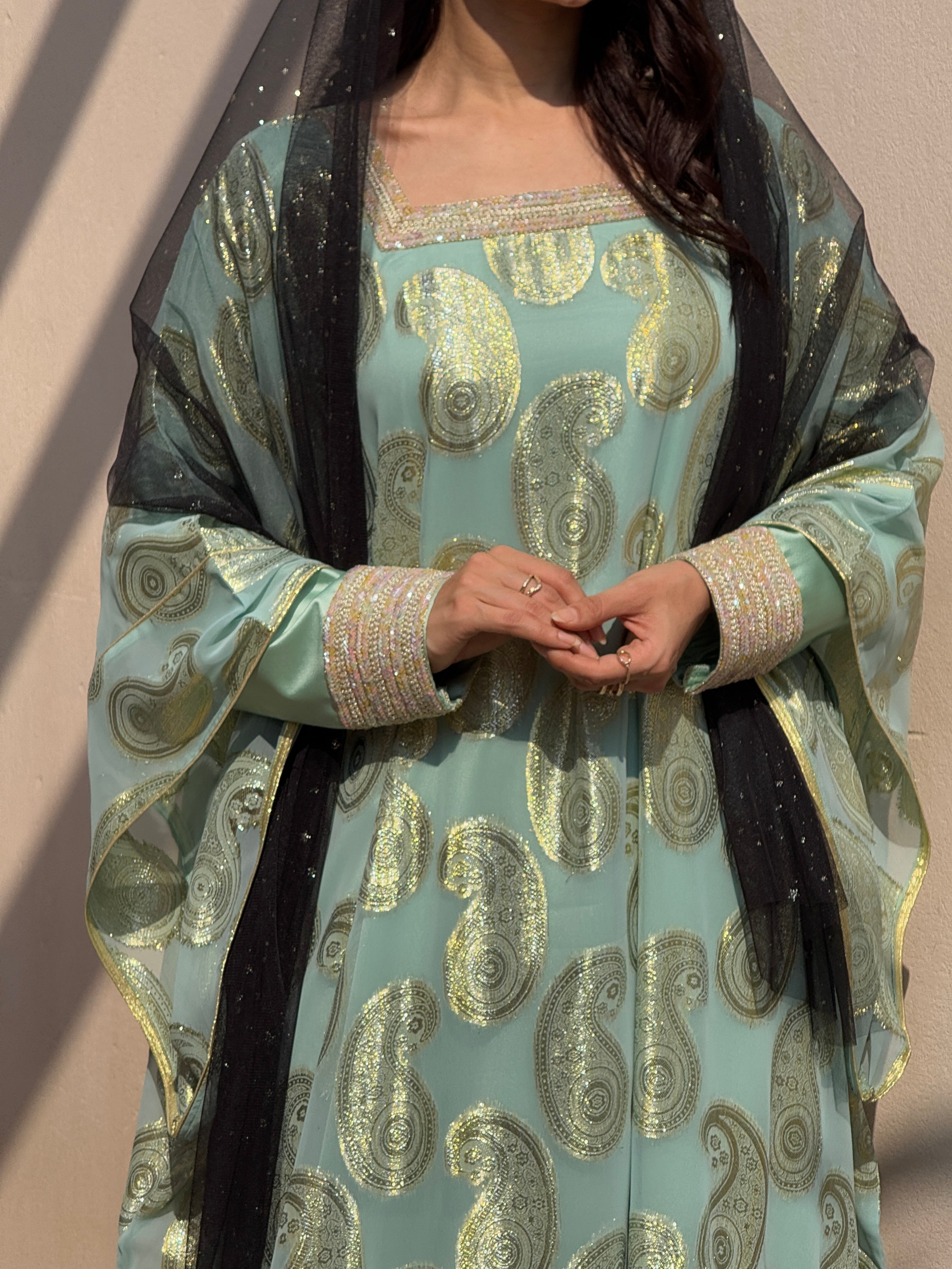 HEND - Contessa Collection