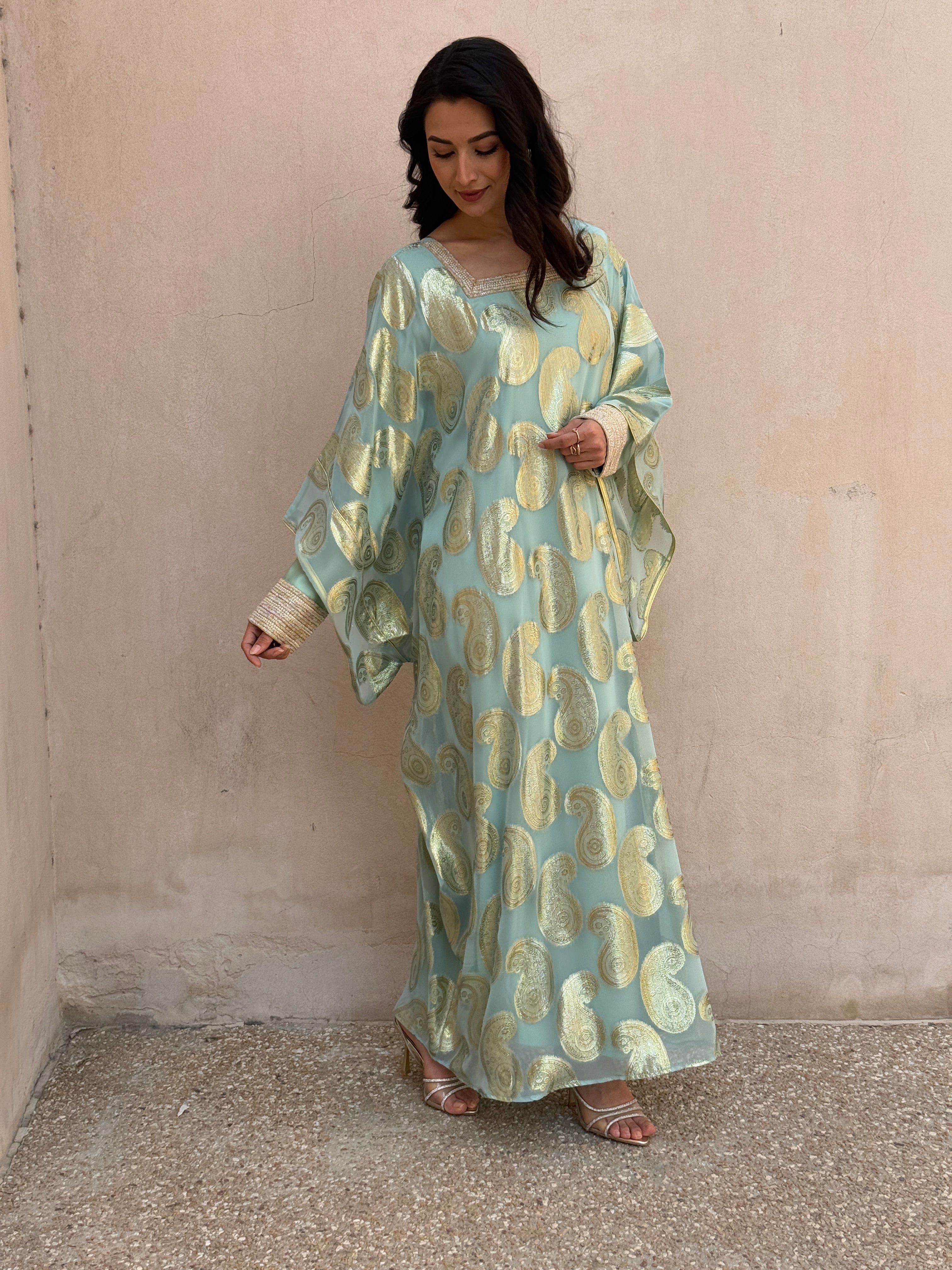 HEND - Contessa Collection