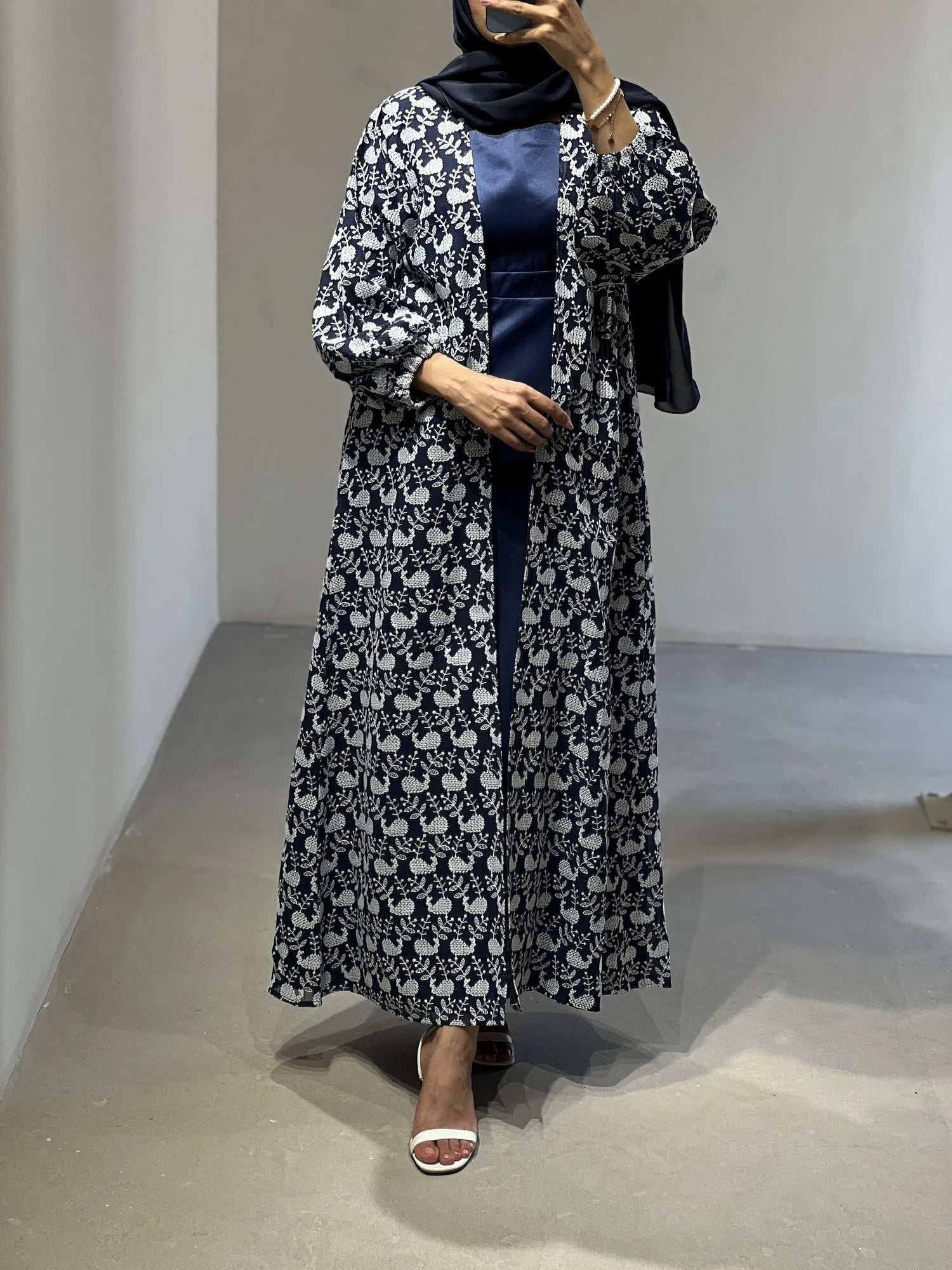 Stylish luxury abaya Dubai with floral pattern, designed for elegant occasions and daily wear