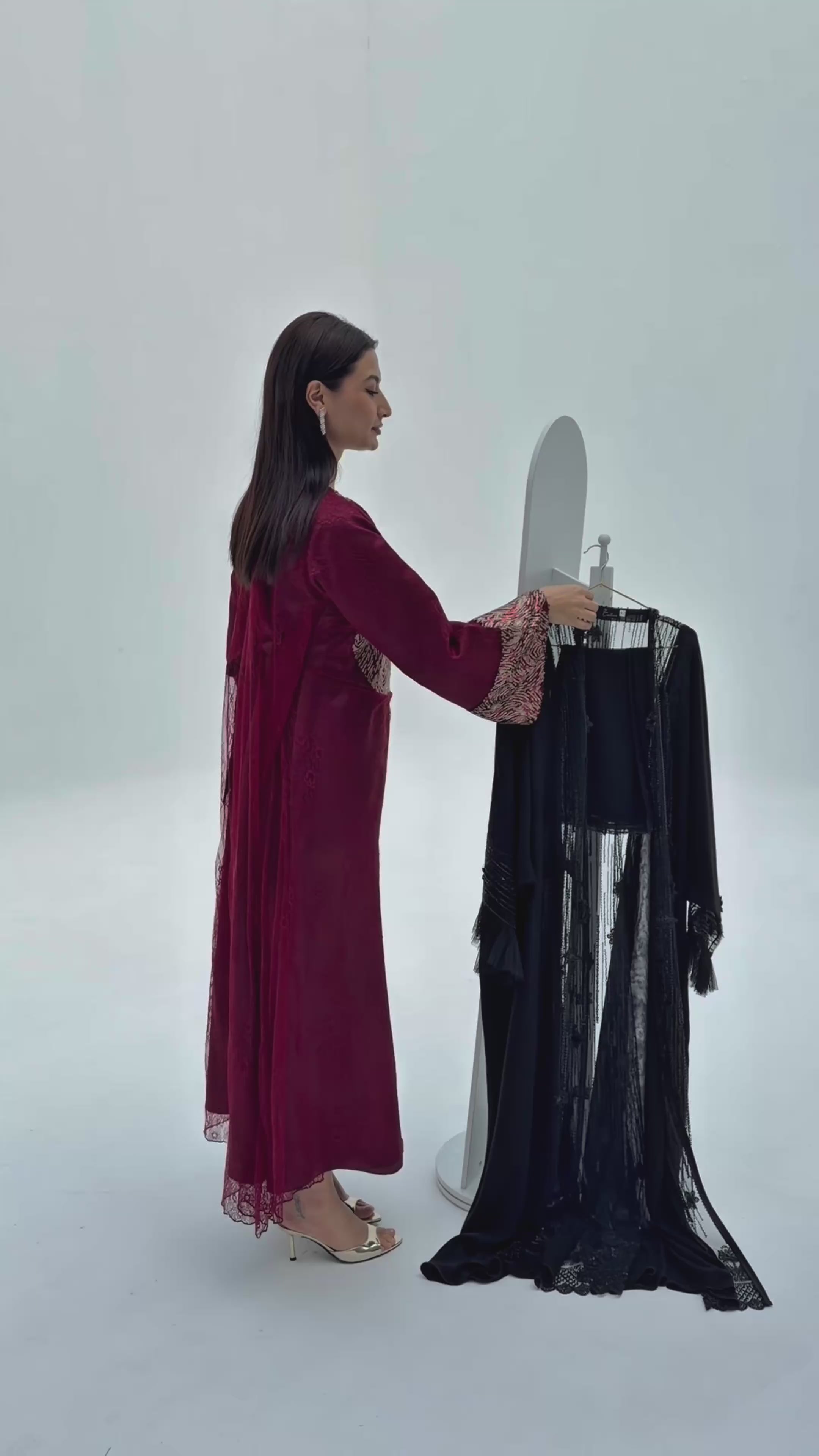 Jenan ( Abaya with sheila )