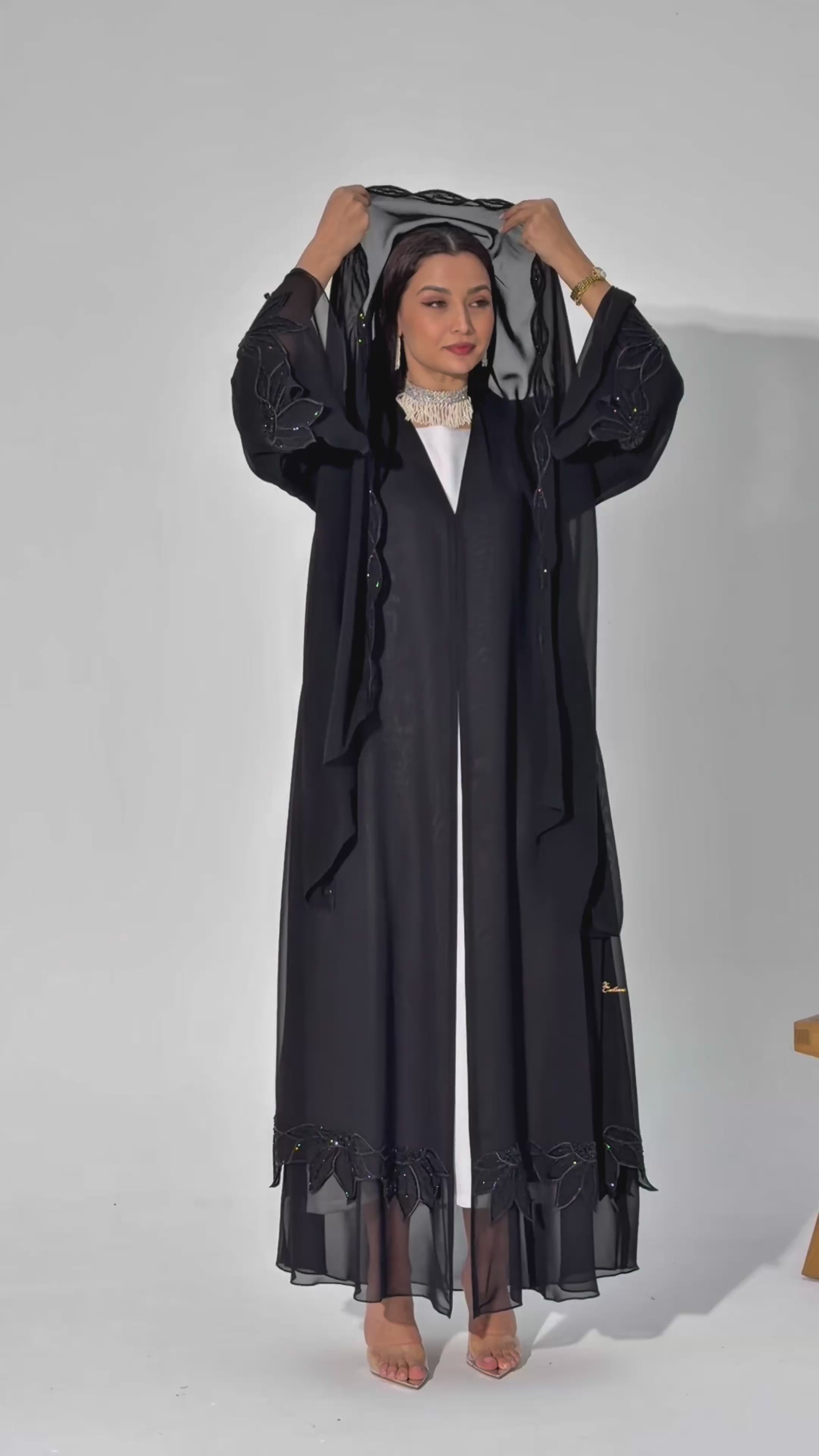 Zina ( Abaya with sheila )