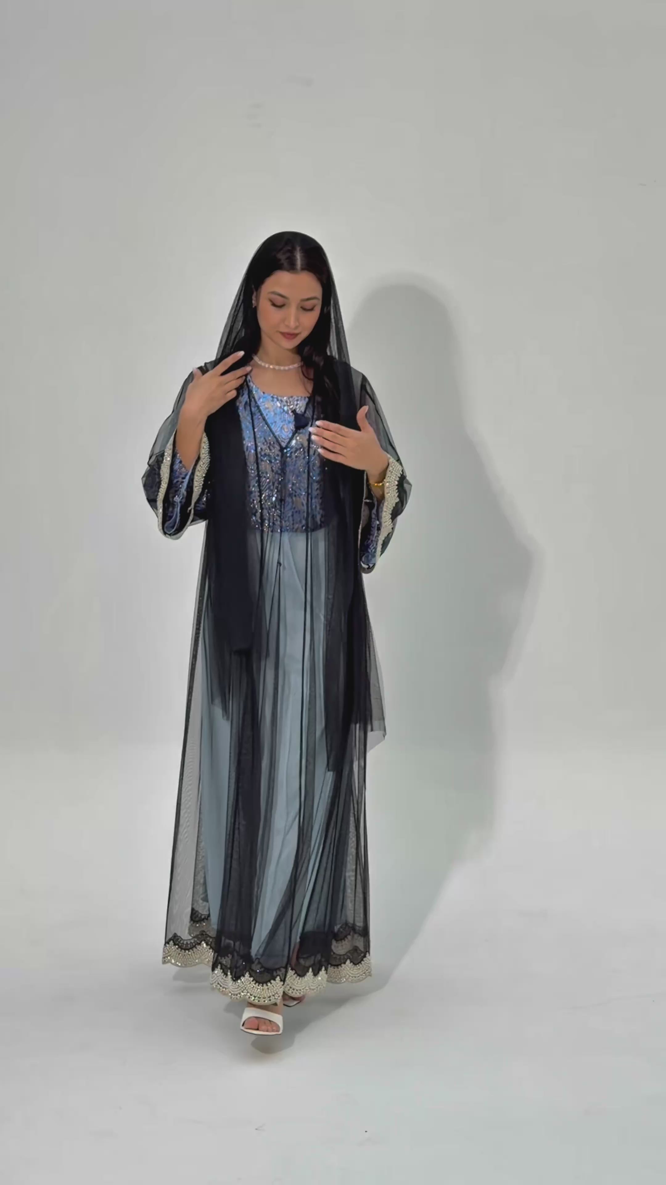 Zari ( Abaya with sheila )