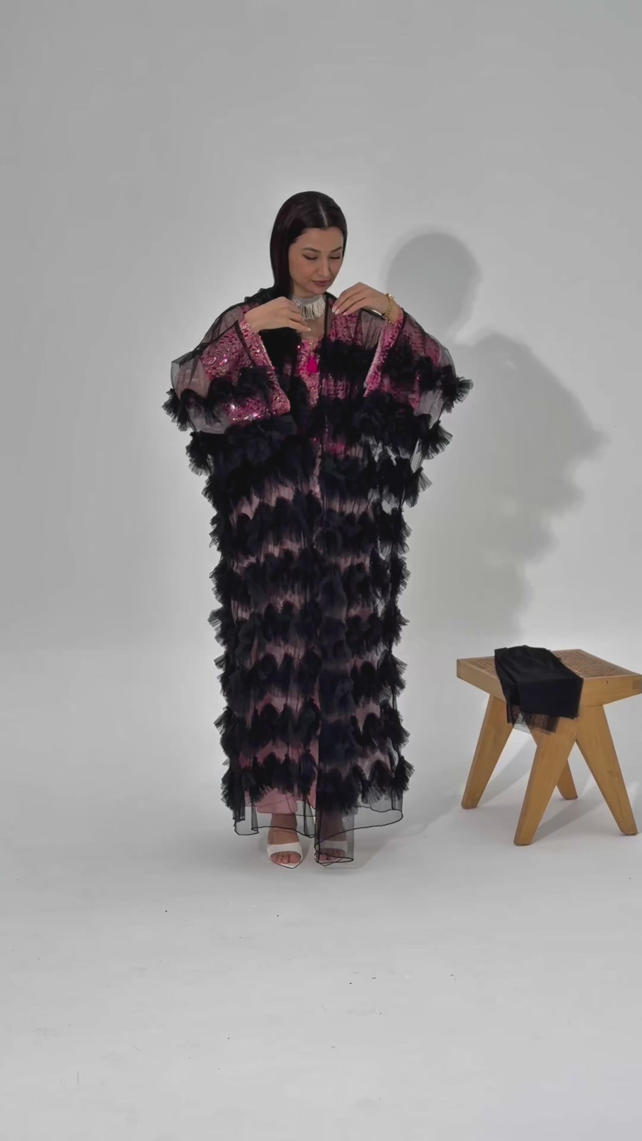 HOD HOD (  Bisht With Tule Sheila )